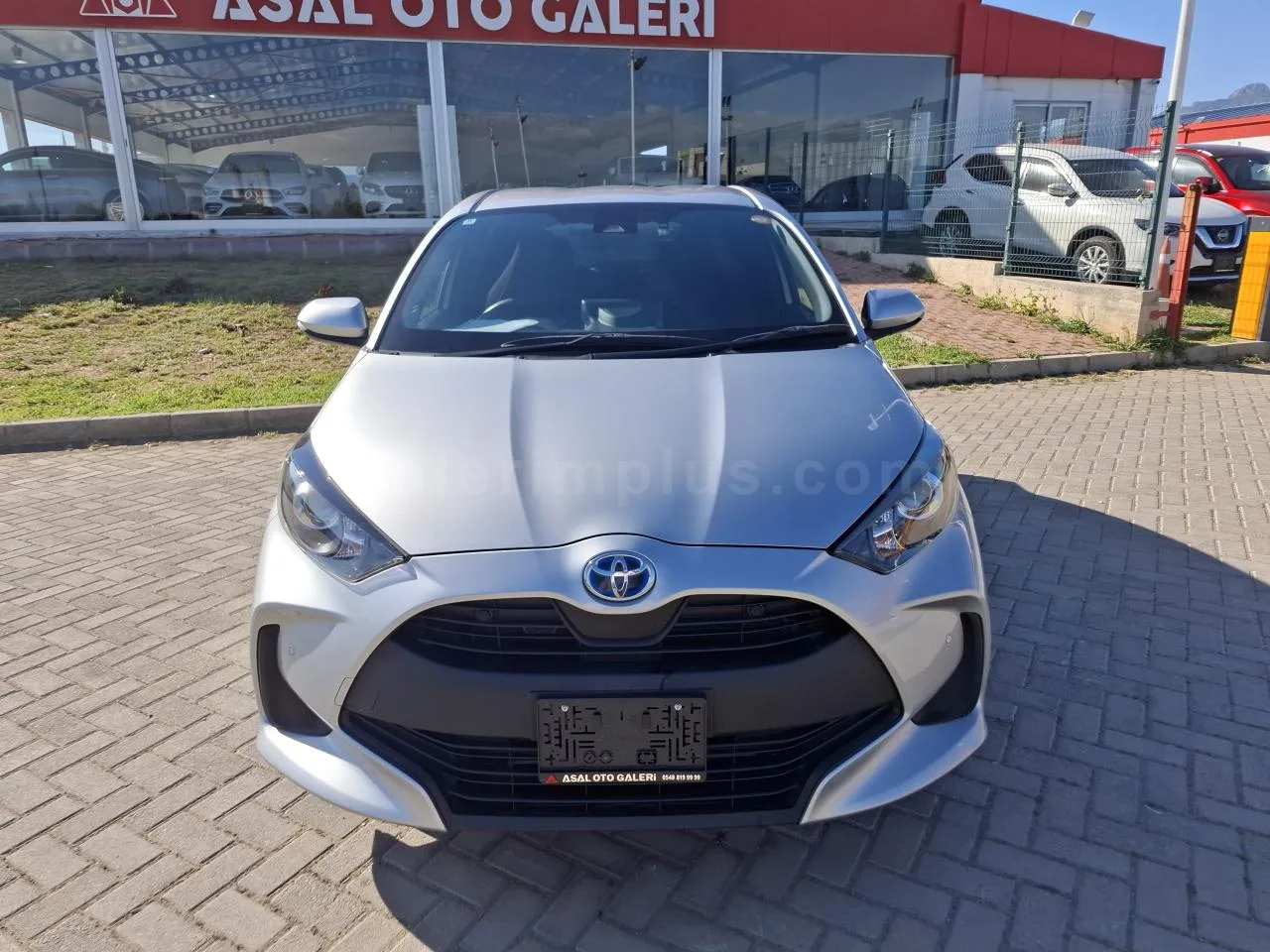 2021 Model Otomatik Toyota Yaris 1.5 Hybrid Lefkoşa Satılık İkinci El | GalerimPlus - Thumbnail 2