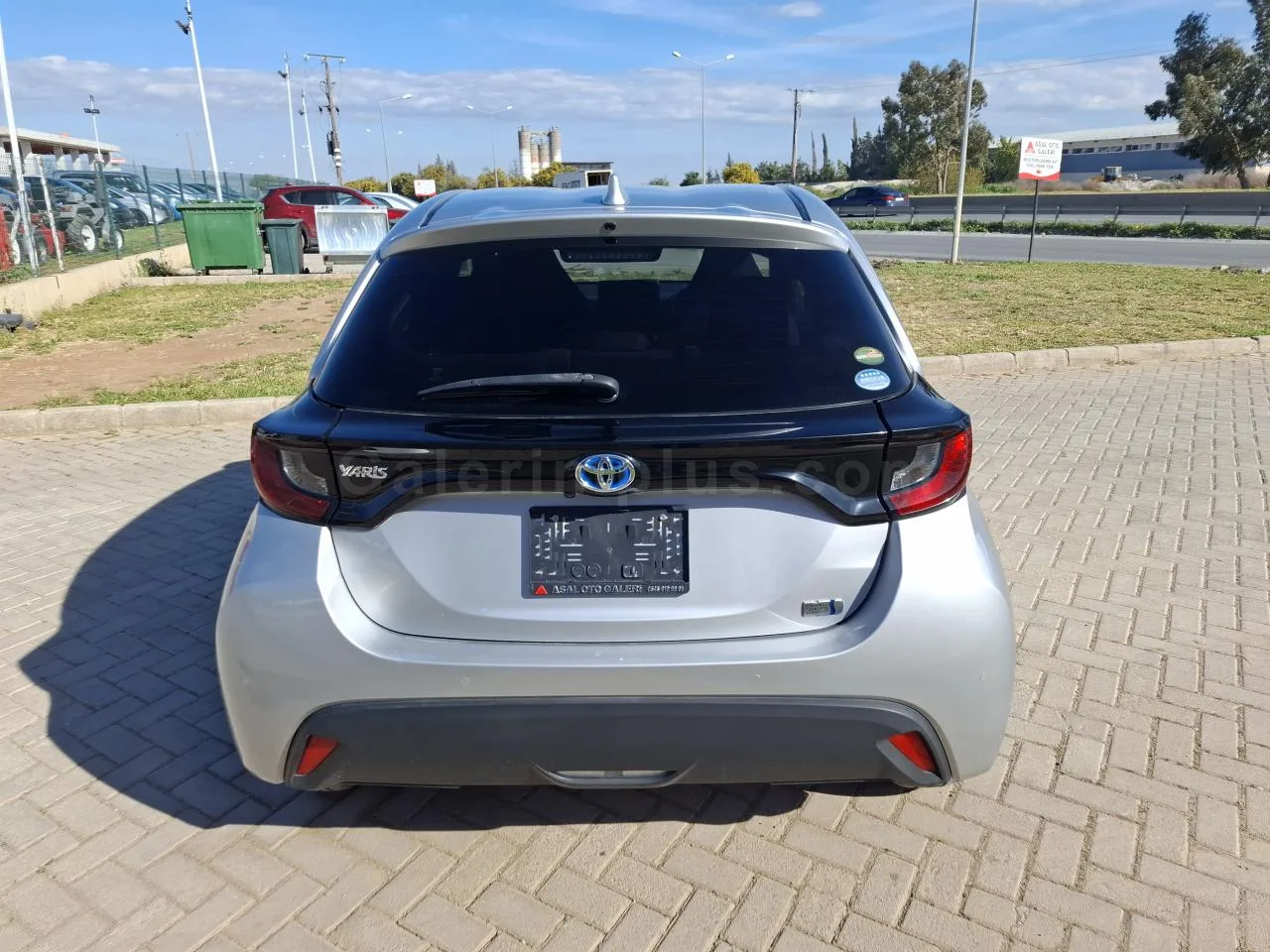 2021 Model Otomatik Toyota Yaris 1.5 Hybrid Lefkoşa Satılık İkinci El | GalerimPlus - Thumbnail 6