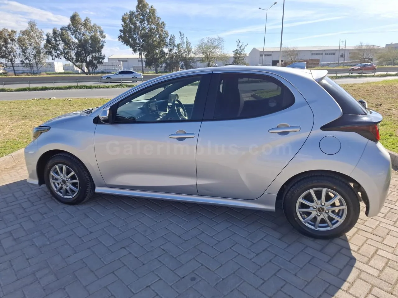 2021 Model Otomatik Toyota Yaris 1.5 Hybrid Lefkoşa Satılık İkinci El | GalerimPlus - Thumbnail 8