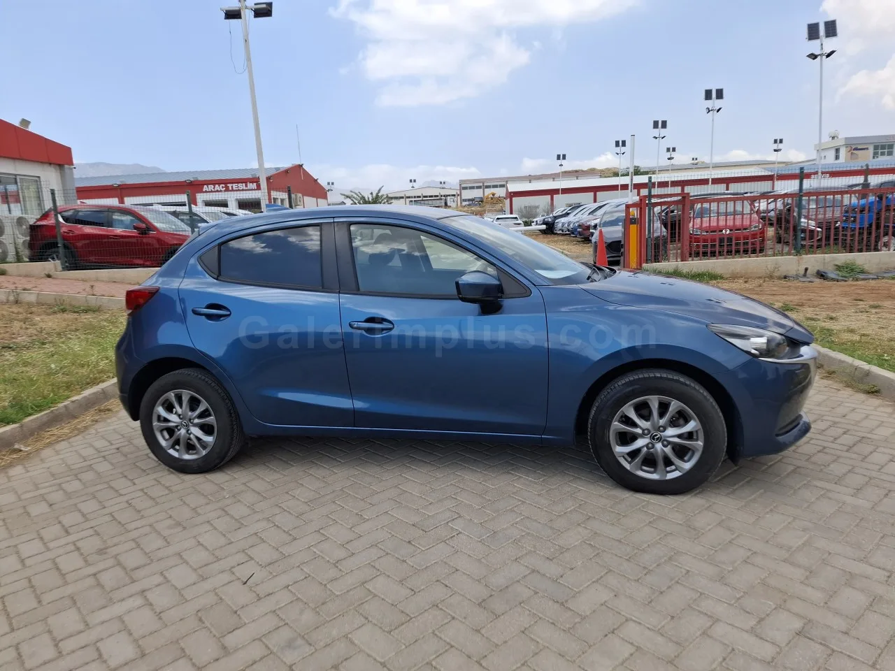 2022 Model Otomatik Mazda 2 1.5 Skyactiv-D Girne Satılık İkinci El | GalerimPlus - Thumbnail 4