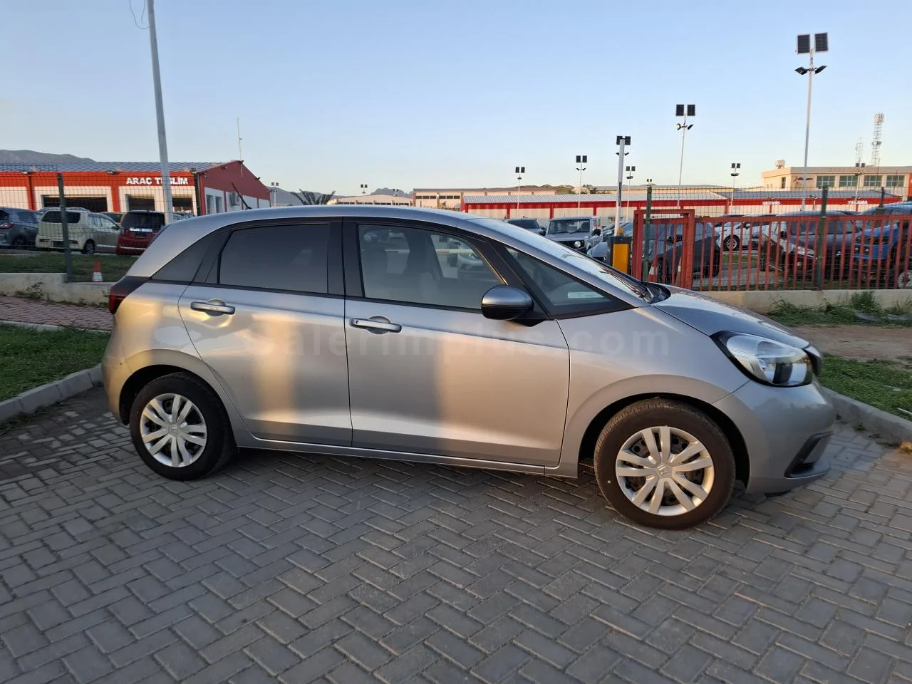 2022 Model Otomatik Honda Fit 1.3 Lefkoşa Satılık İkinci El | GalerimPlus - Thumbnail 4