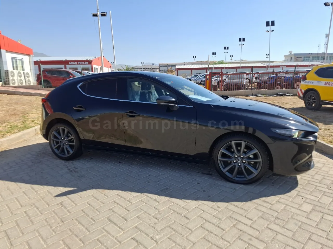 2022 Model Otomatik Mazda 3 1.8 Lefkoşa Satılık İkinci El | GalerimPlus - Thumbnail 4