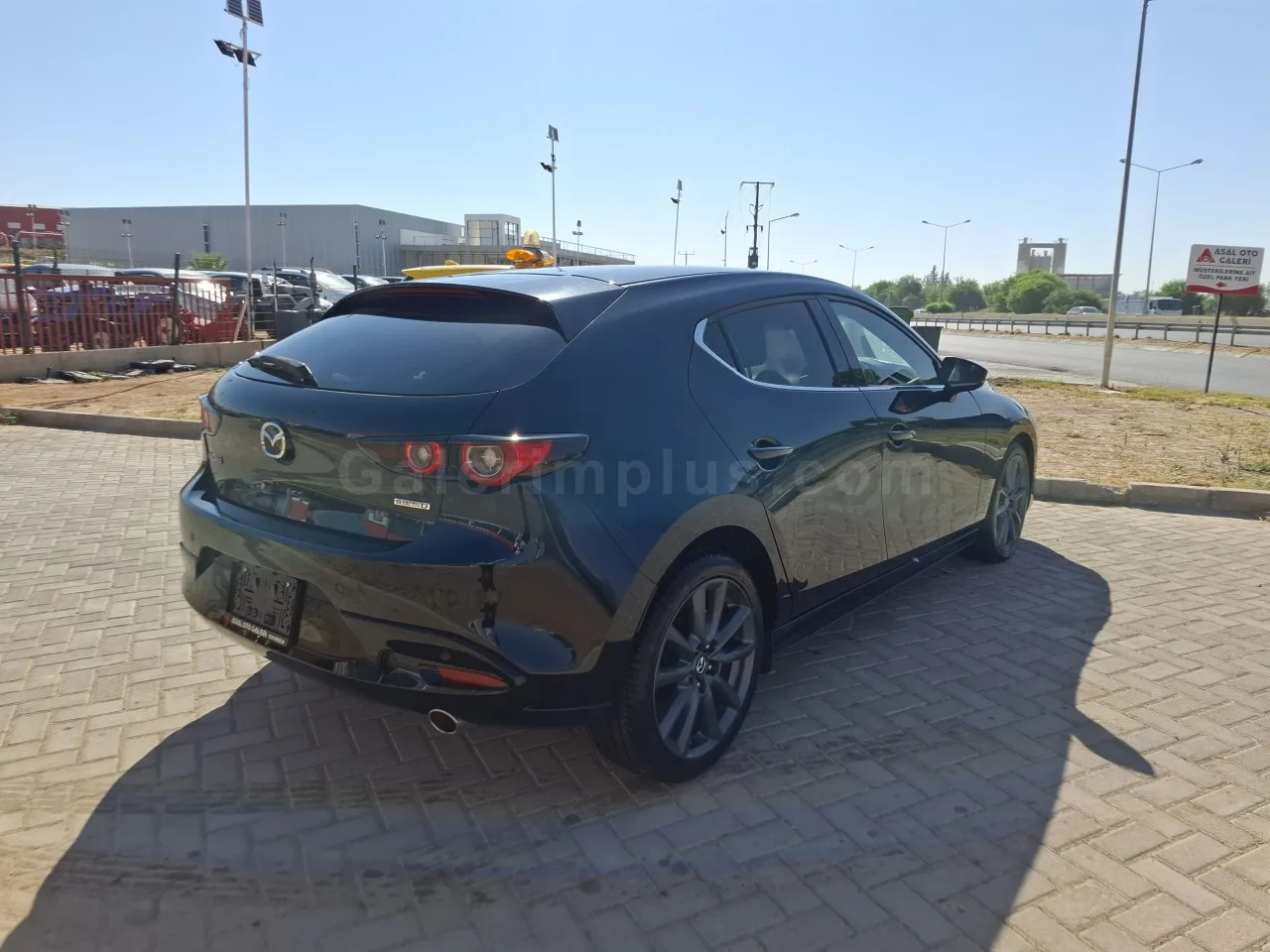 2022 Model Otomatik Mazda 3 1.8 Lefkoşa Satılık İkinci El | GalerimPlus - Thumbnail 5
