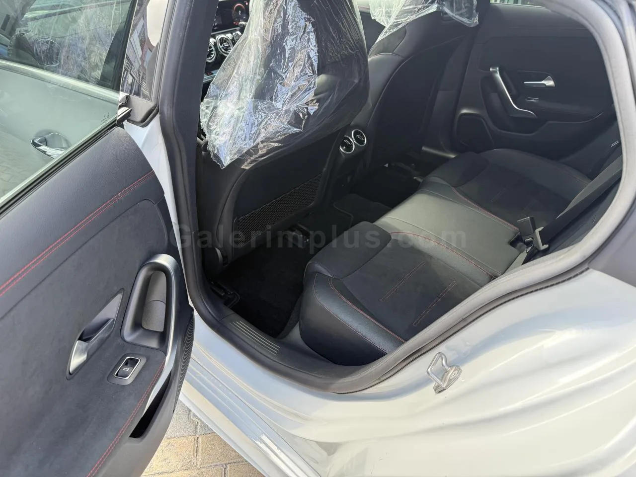 2022 Model Otomatik Mercedes-Benz CLA 200 d Lefkoşa Satılık İkinci El | GalerimPlus - Thumbnail 5