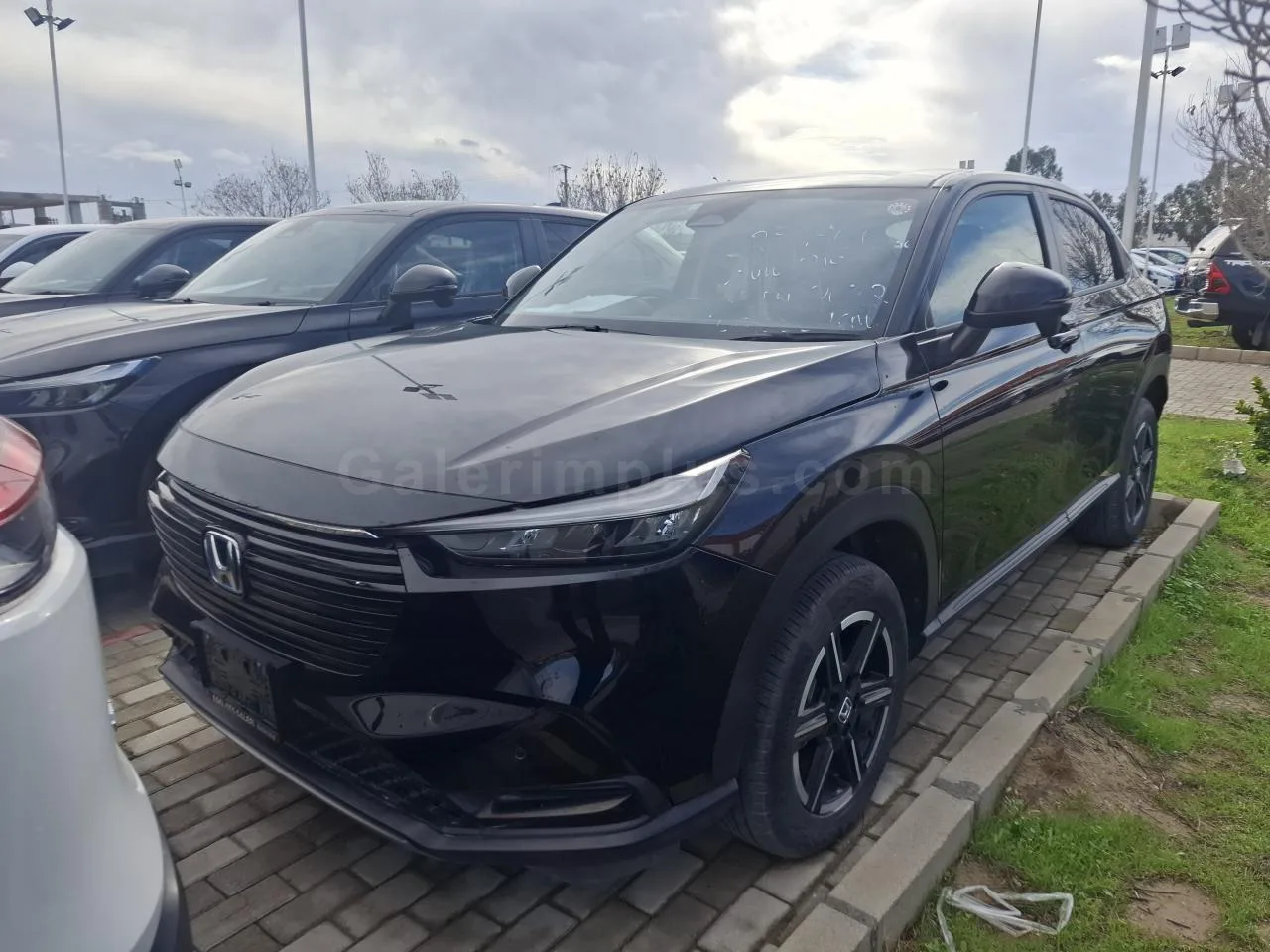 2021 Honda Vezel 1.5 i-VTEC Hybrid Automatic HYBRID AUTOMATIC Lefkoşa İlan görseli - GalerimPlus