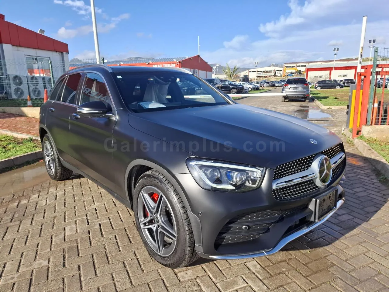 2021 Model Otomatik Mercedes - Benz GLC 220d AMG Lefkoşa Satılık İkinci El | GalerimPlus - Thumbnail 3