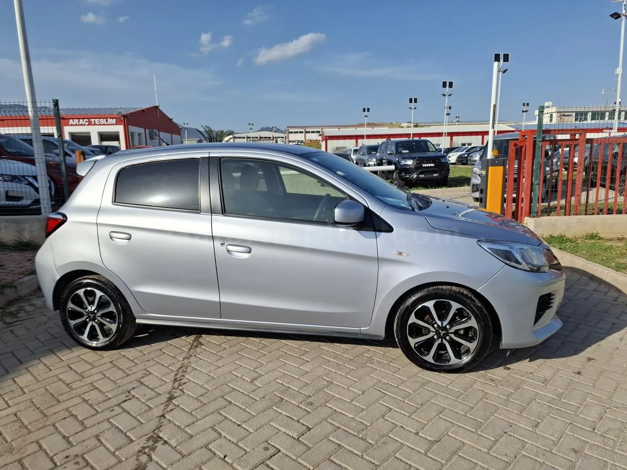 2022 Model Otomatik Mitsubishi Mirage 1.2 Mivec Lefkoşa Satılık İkinci El | GalerimPlus - Thumbnail 3