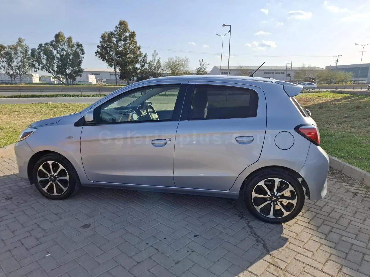 2022 Model Otomatik Mitsubishi Mirage 1.2 Mivec Lefkoşa Satılık İkinci El | GalerimPlus - Thumbnail 7
