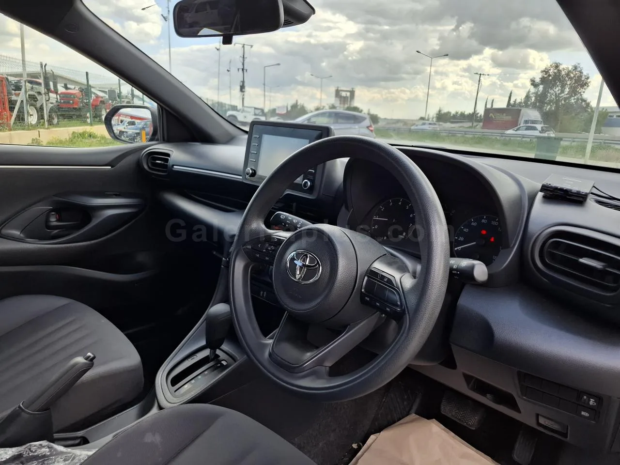 2021 Model Otomatik Toyota Yaris 1.0 Lefkoşa Satılık İkinci El | GalerimPlus - Thumbnail 5