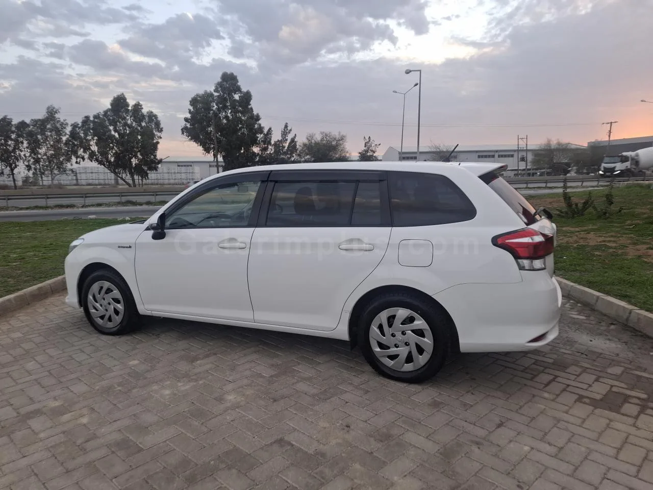 2020 Model Otomatik Toyota Corolla Fielder Lefkoşa Satılık İkinci El | GalerimPlus - Thumbnail 4