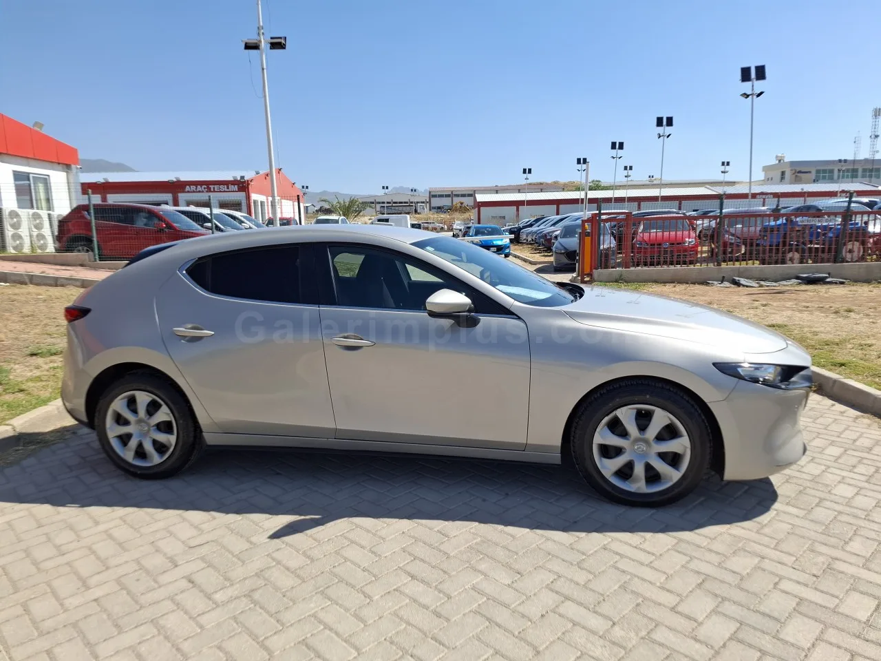 2023 Model Otomatik Mazda 3 1.5 SkyActive-G Lefkoşa Satılık İkinci El | GalerimPlus - Thumbnail 4