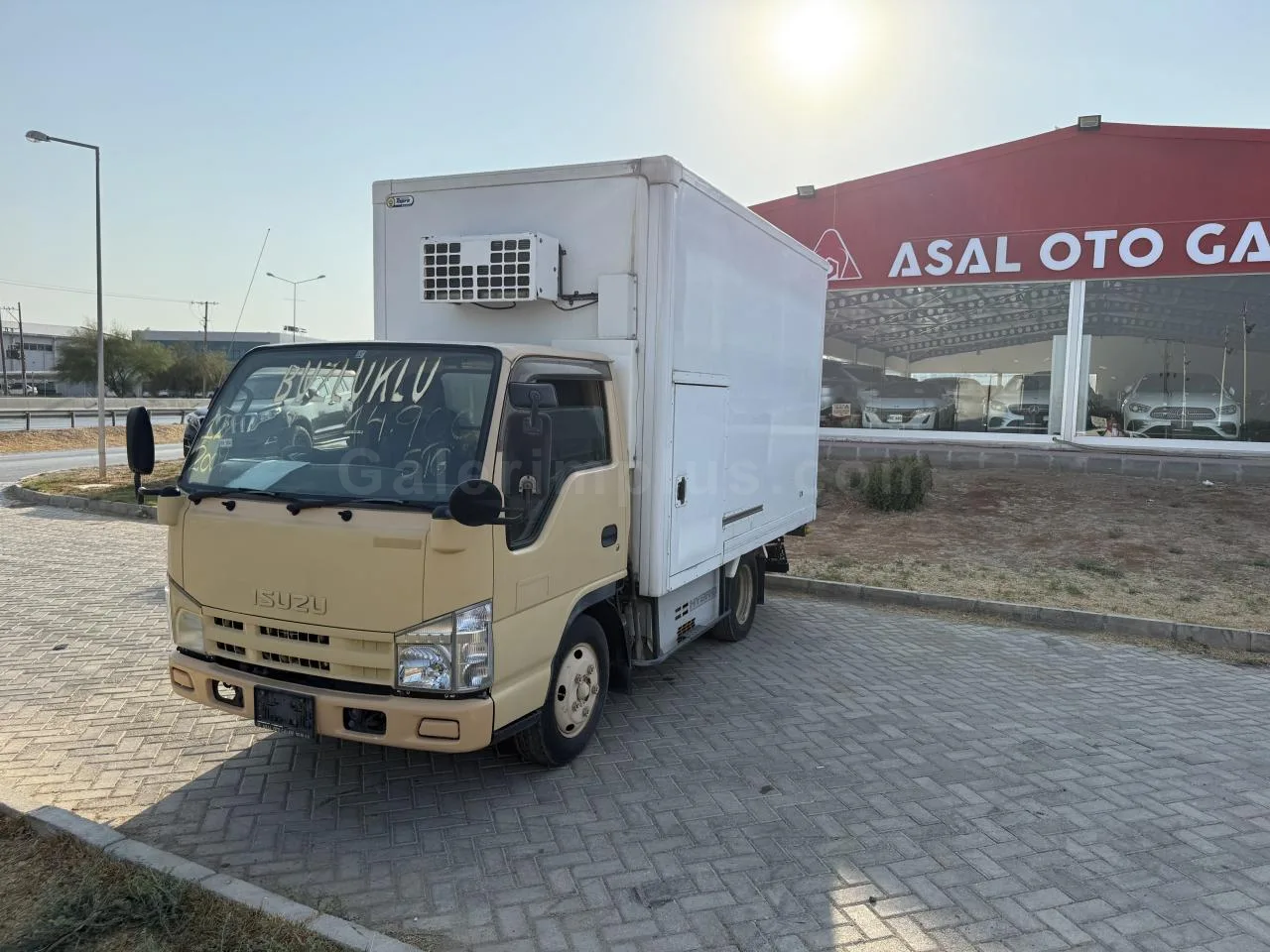 2009 Kamyon & Kamyonet Isuzu Elf DIESEL AUTOMATIC Lefkoşa İlan görseli - GalerimPlus