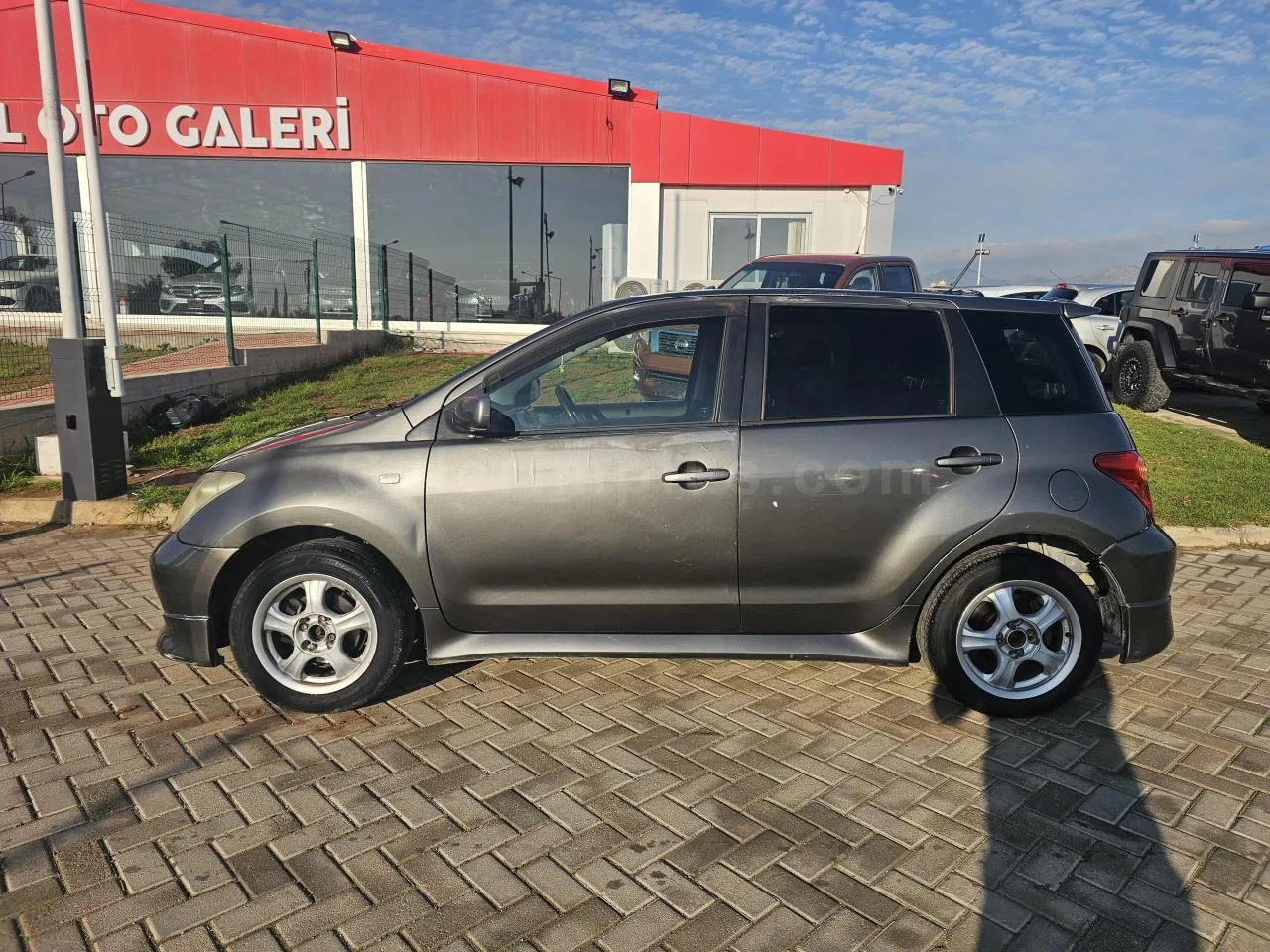 2004 Model Otomatik Toyota Ist 1.5i Lefkoşa Satılık İkinci El | GalerimPlus - Thumbnail 3