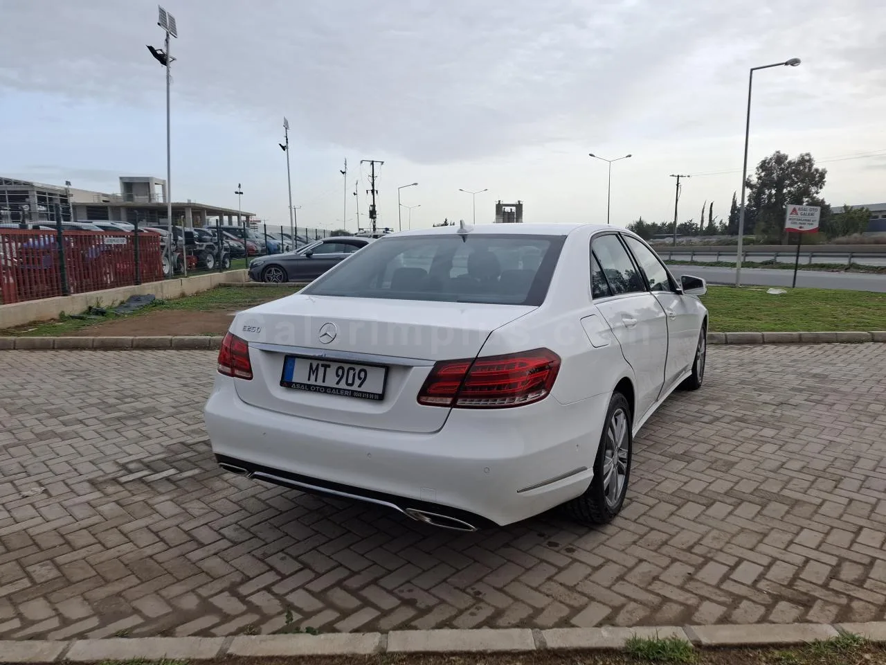 2014 Model Otomatik Mercedes-Benz E Serisi E 250 Lefkoşa Satılık İkinci El | GalerimPlus - Thumbnail 3