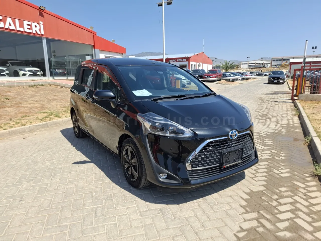 2021 Model Otomatik Toyota Sienta 1.5 Hybrid CVT Lefkoşa Satılık İkinci El | GalerimPlus - Thumbnail 2