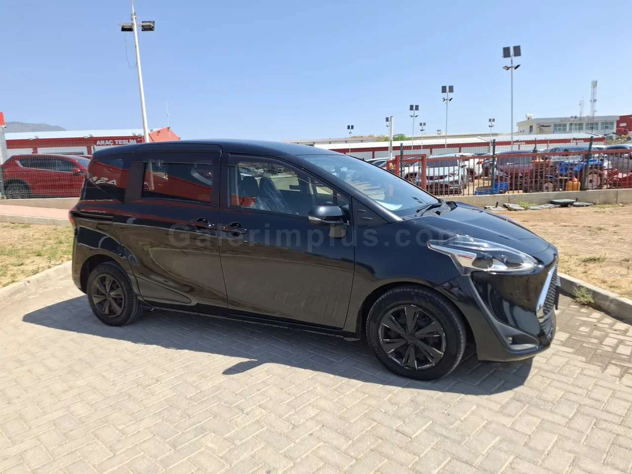 2021 Model Otomatik Toyota Sienta 1.5 Hybrid CVT Lefkoşa Satılık İkinci El | GalerimPlus - Thumbnail 4