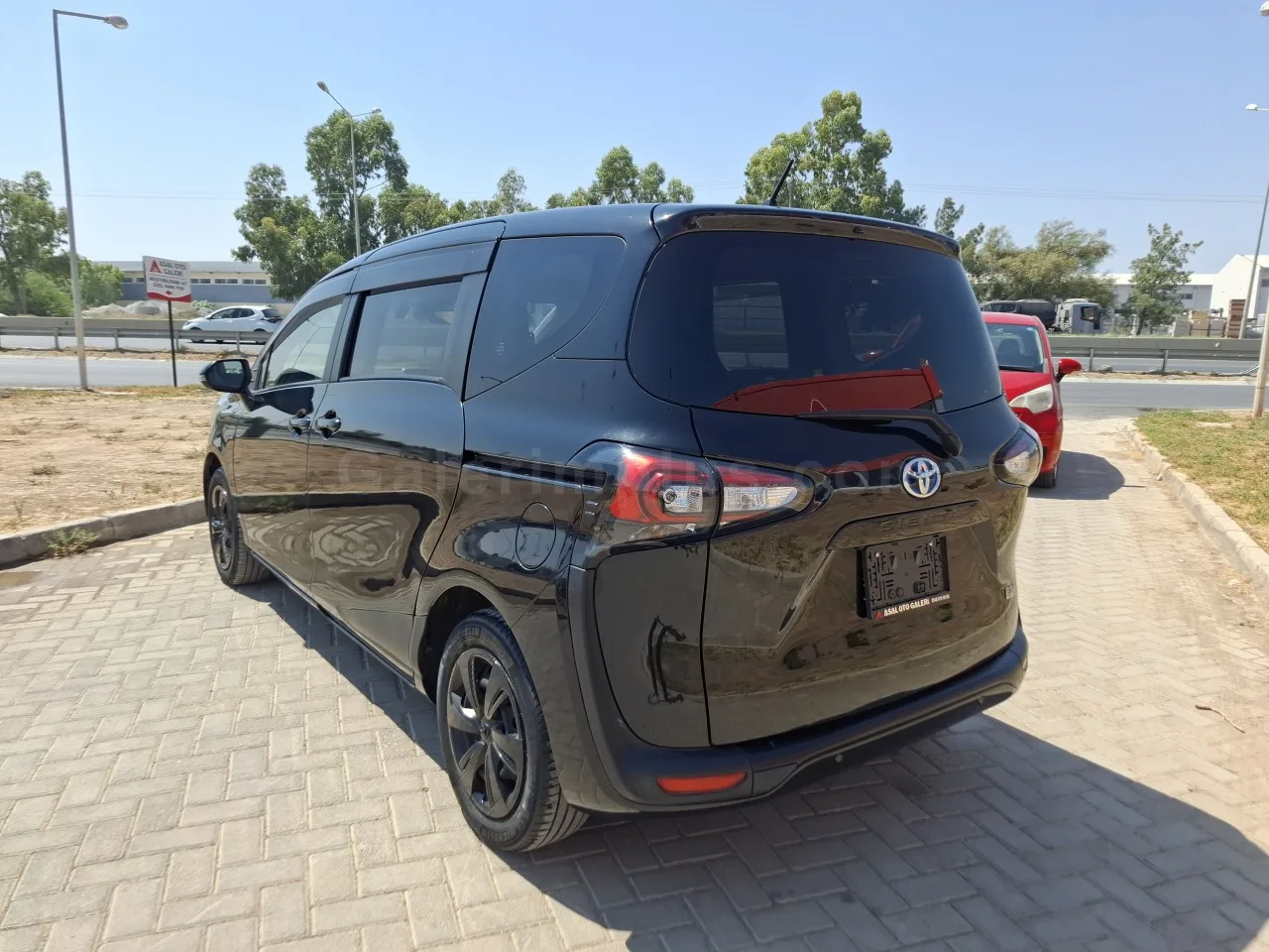 2021 Model Otomatik Toyota Sienta 1.5 Hybrid CVT Lefkoşa Satılık İkinci El | GalerimPlus - Thumbnail 7