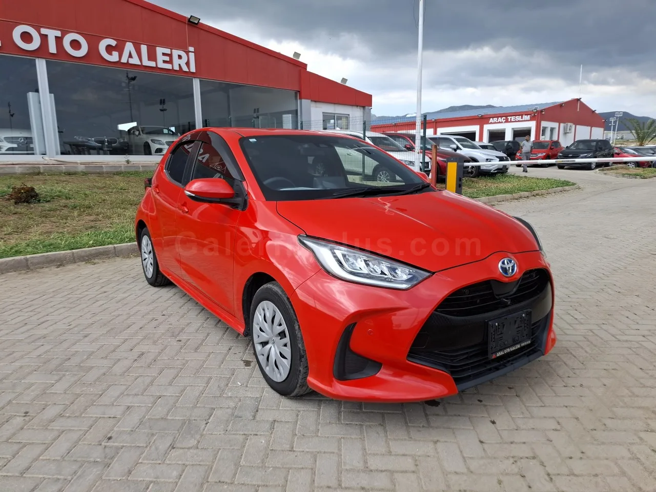 2021 Model Otomatik Toyota Yaris 1.5 Hybrid Lefkoşa Satılık İkinci El | GalerimPlus - Thumbnail 3