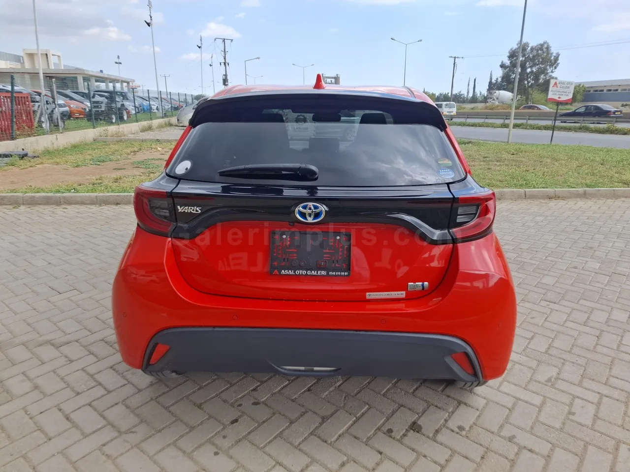 2021 Model Otomatik Toyota Yaris 1.5 Hybrid Lefkoşa Satılık İkinci El | GalerimPlus - Thumbnail 6