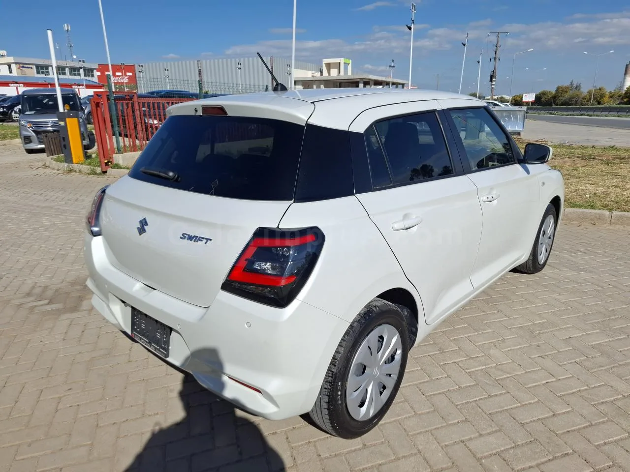 2024 Model Otomatik Suzuki Swift 1.2 Lefkoşa Satılık İkinci El | GalerimPlus - Thumbnail 5