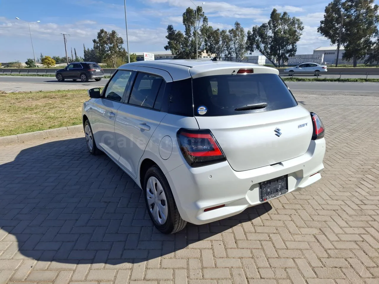 2024 Model Otomatik Suzuki Swift 1.2 Lefkoşa Satılık İkinci El | GalerimPlus - Thumbnail 7