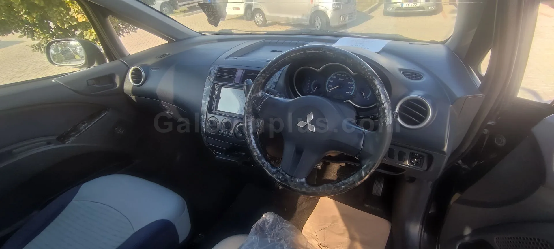 2004 Model Otomatik Mitsubishi Colt 1.3 Lefkoşa Satılık İkinci El | GalerimPlus - Thumbnail 5