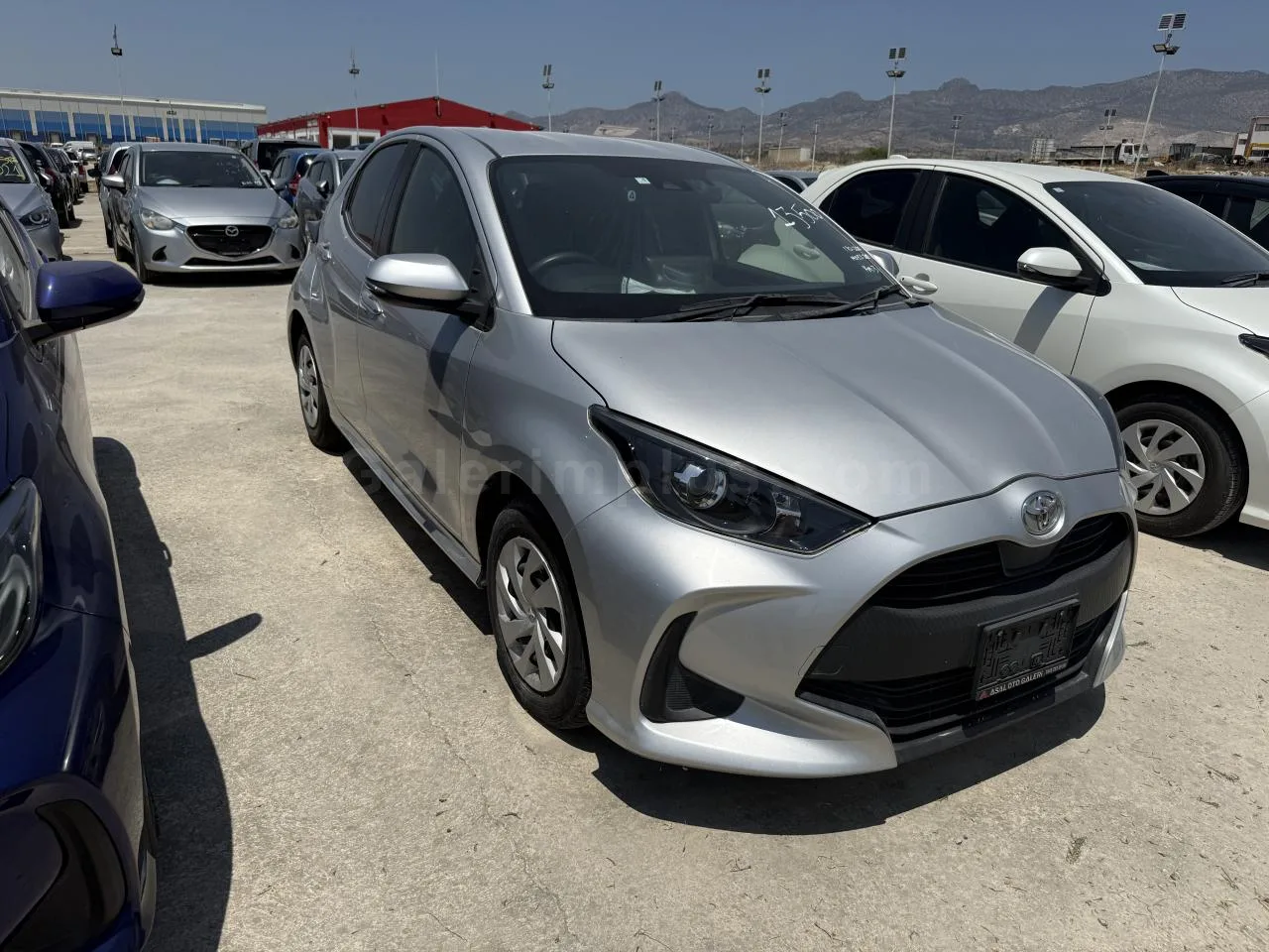 2021 Model Otomatik Toyota Yaris 1.0 Lefkoşa Satılık İkinci El | GalerimPlus - Thumbnail 3