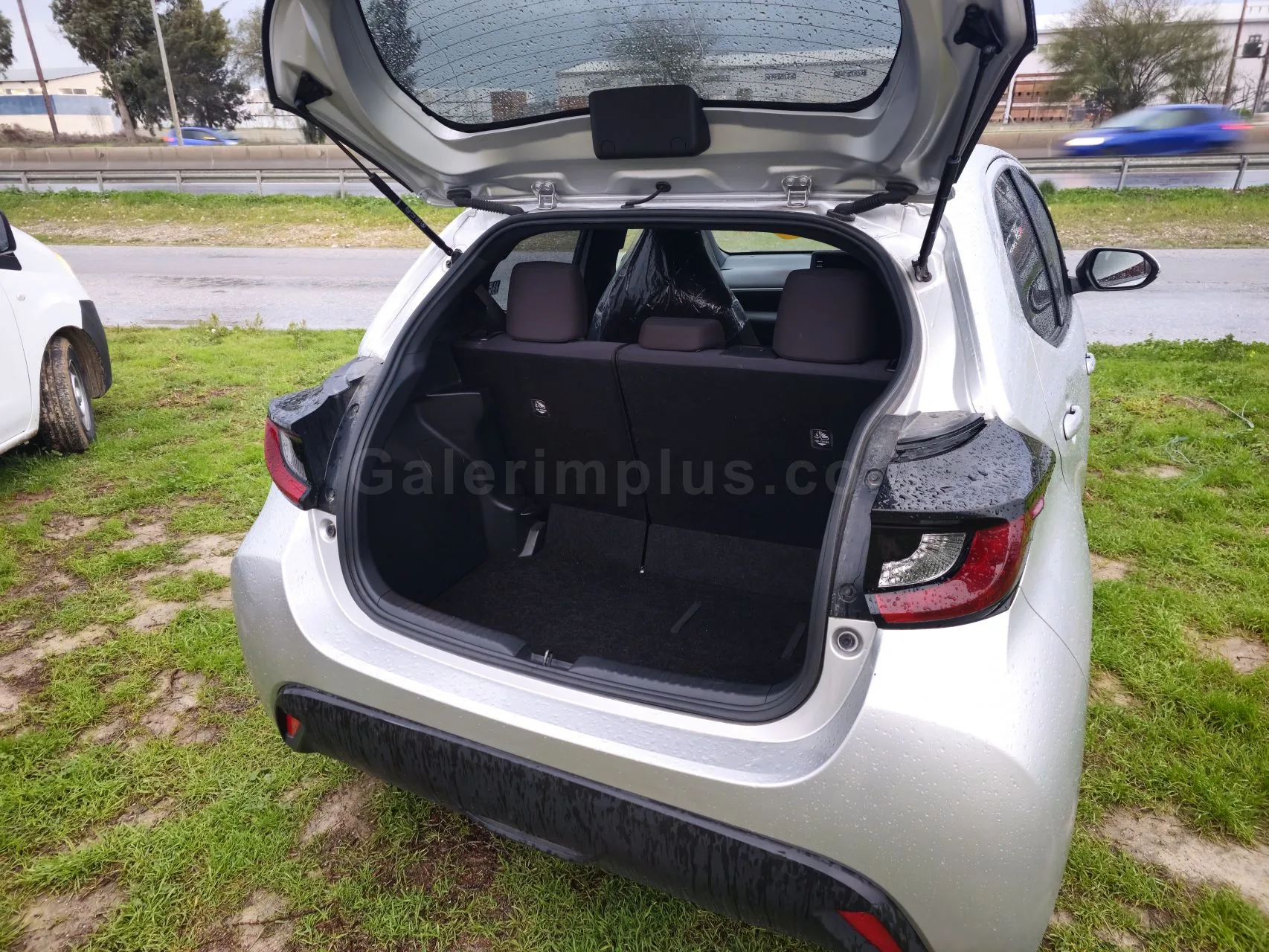 2021 Model Otomatik Toyota Yaris 1.0 Lefkoşa Satılık İkinci El | GalerimPlus - Thumbnail 6
