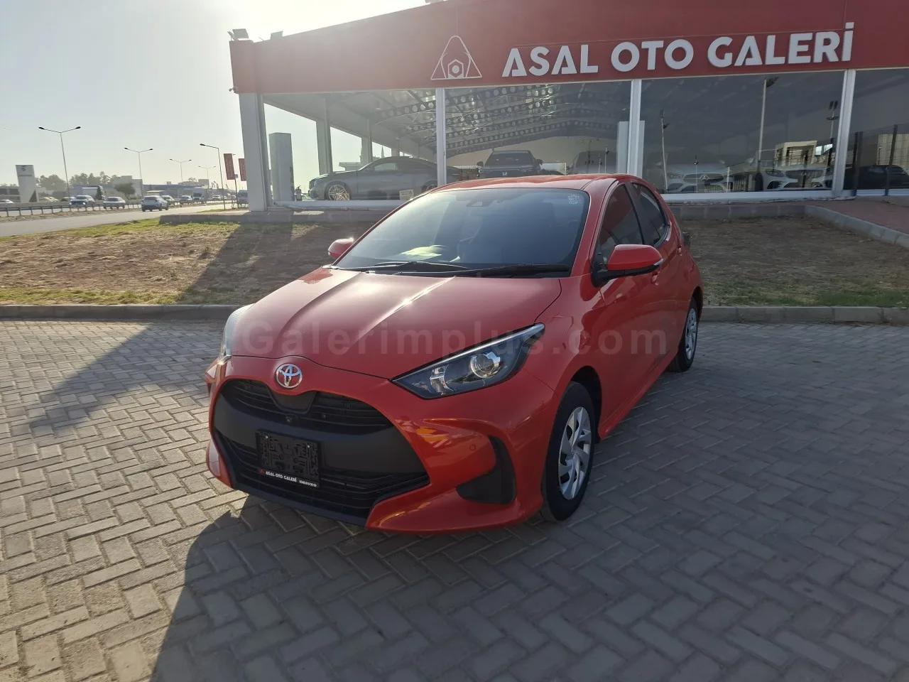 2021 Model Otomatik Toyota Yaris 1.5 Lefkoşa Satılık İkinci El | GalerimPlus - Thumbnail 3