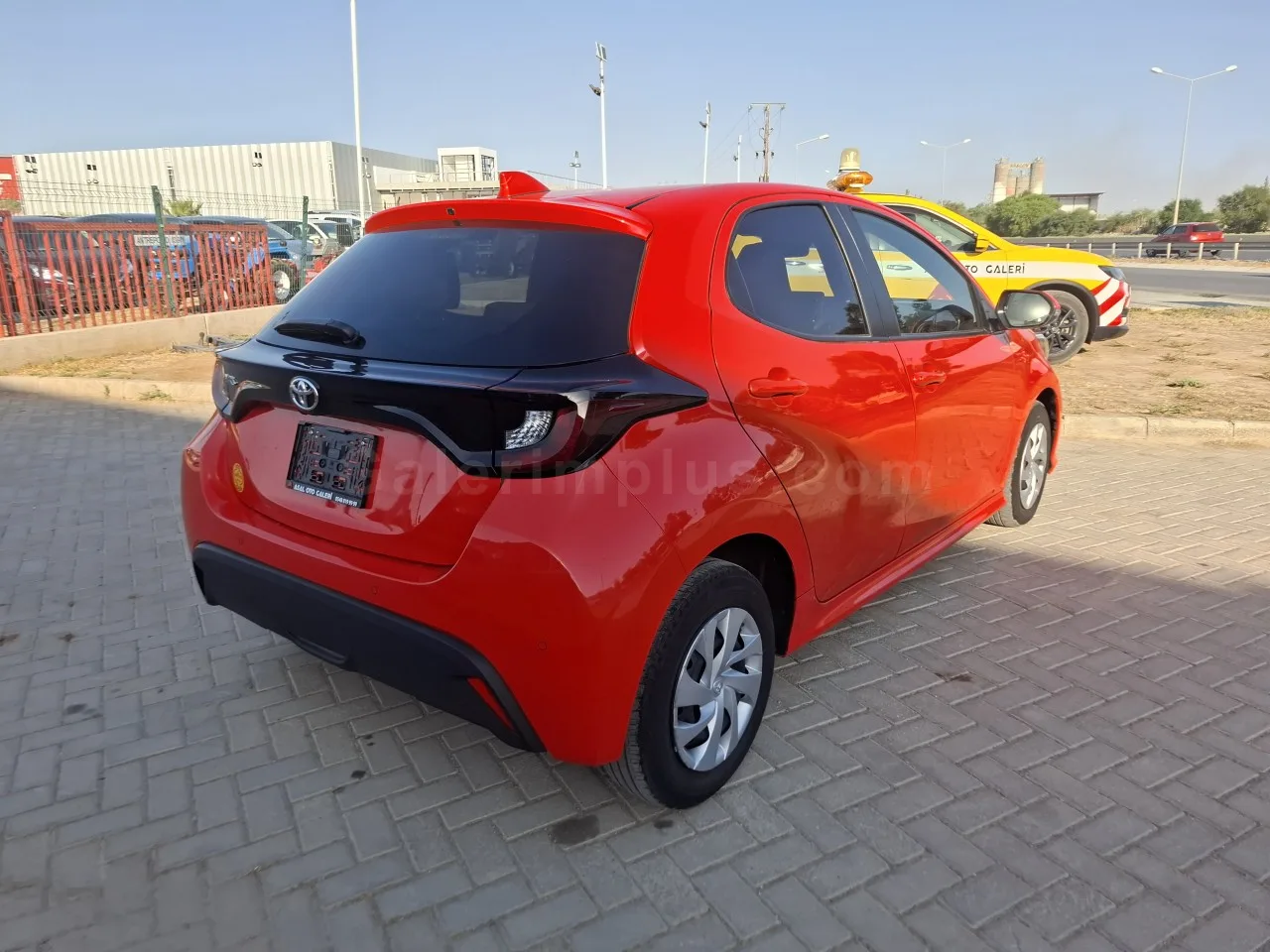 2021 Model Otomatik Toyota Yaris 1.5 Lefkoşa Satılık İkinci El | GalerimPlus - Thumbnail 5