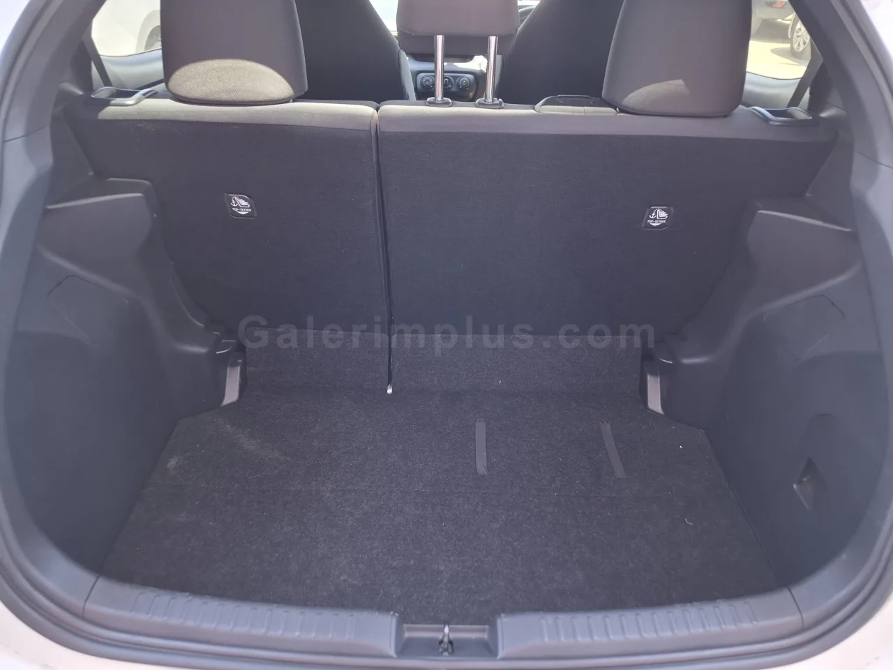 2022 Model Otomatik Toyota Yaris 1.0 İskele Satılık İkinci El | GalerimPlus - Thumbnail 7