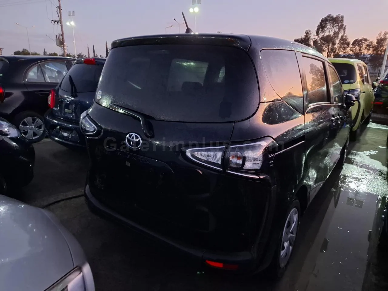 2021 Model Otomatik Toyota Sienta 1.5 CVT-i Lefkoşa Satılık İkinci El | GalerimPlus - Thumbnail 4