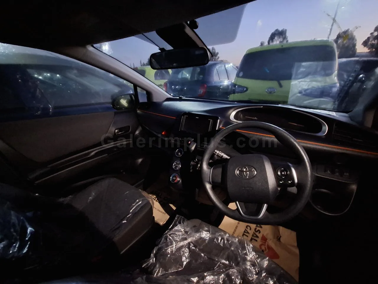 2021 Model Otomatik Toyota Sienta 1.5 CVT-i Lefkoşa Satılık İkinci El | GalerimPlus - Thumbnail 5