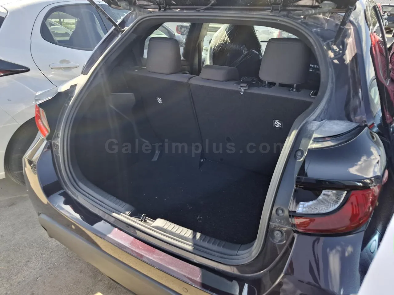 2021 Model Otomatik Toyota Yaris 1.5 Hybrid Lefkoşa Satılık İkinci El | GalerimPlus - Thumbnail 6