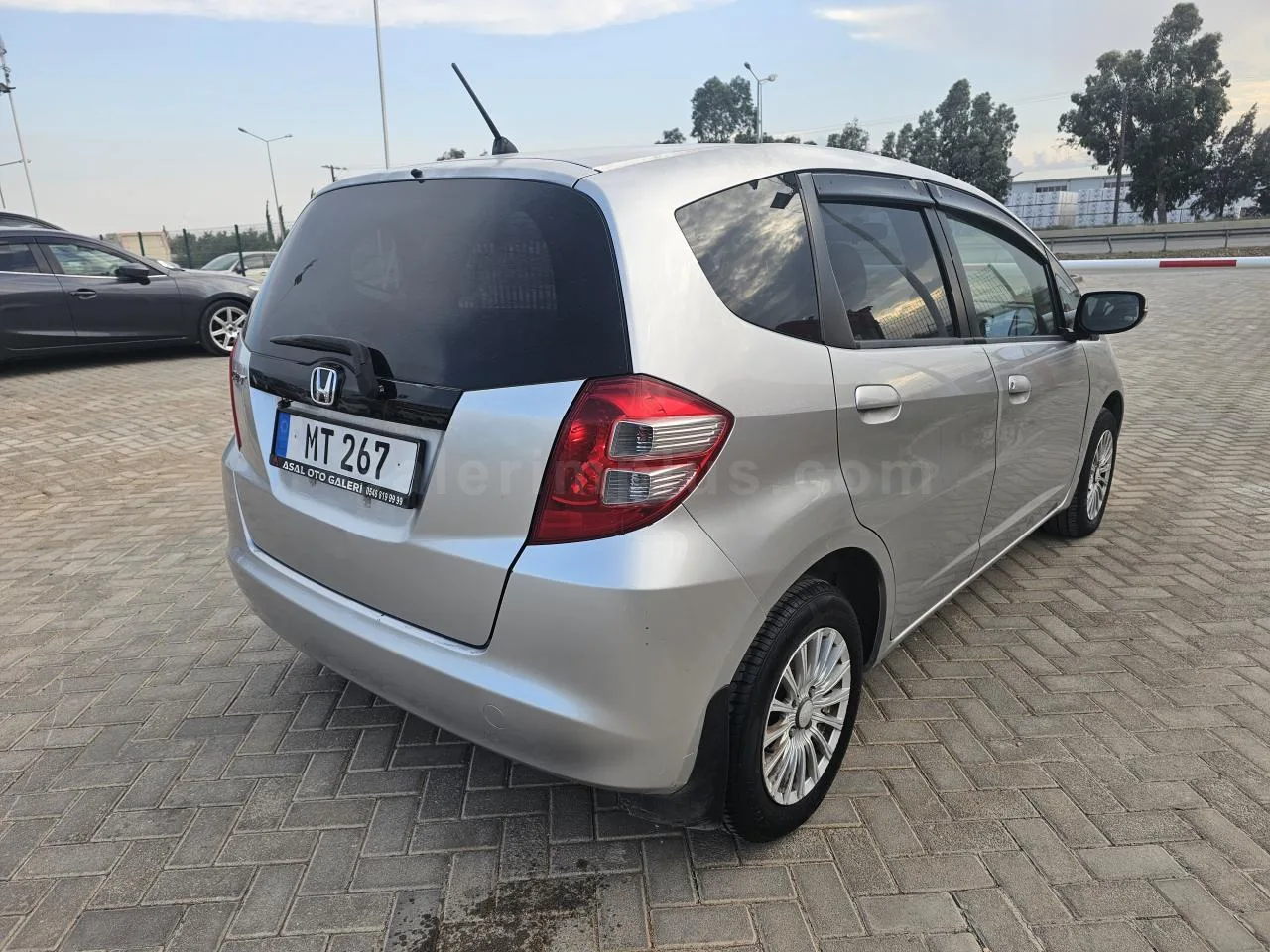 2010 Model Otomatik Honda Fit 1.3i İskele Satılık İkinci El | GalerimPlus - Thumbnail 4