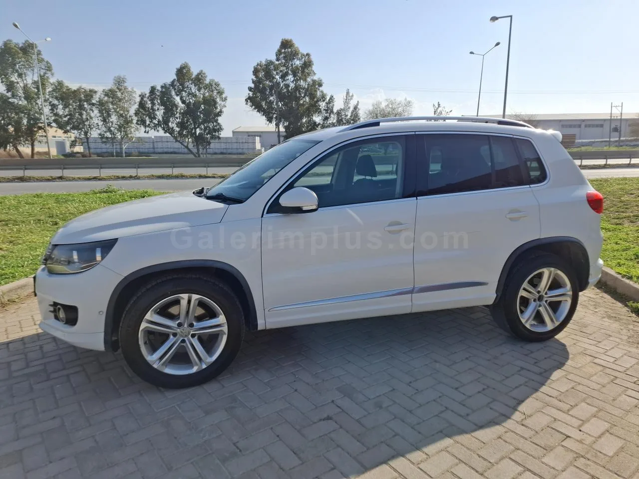 2012 Model Otomatik Volkswagen Tiguan 2.0 TSI Lefkoşa Satılık İkinci El | GalerimPlus - Thumbnail 4