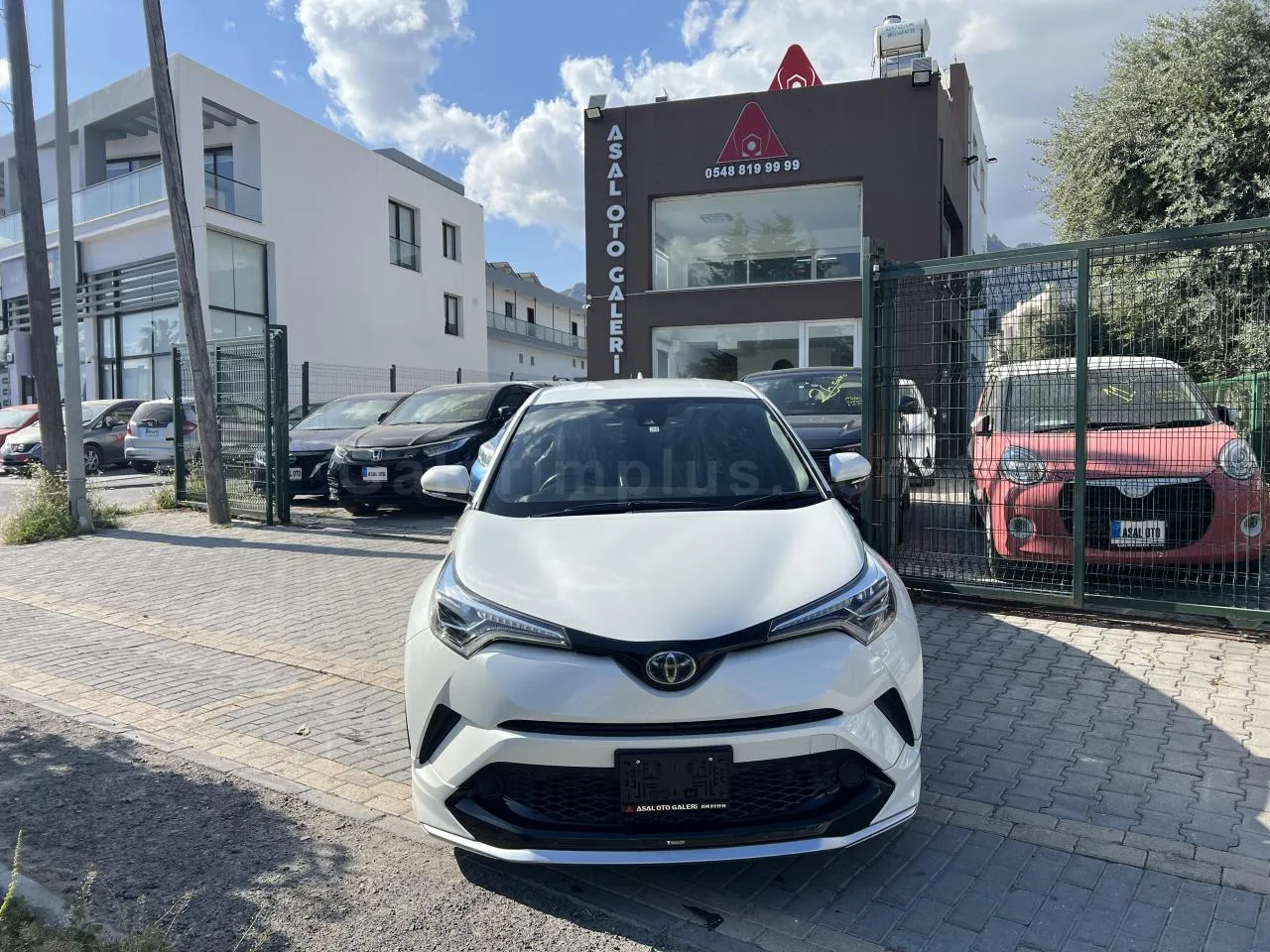 2020 Model Otomatik Toyota C-HR 1.8 Hybrid Girne Satılık İkinci El | GalerimPlus - Thumbnail 3