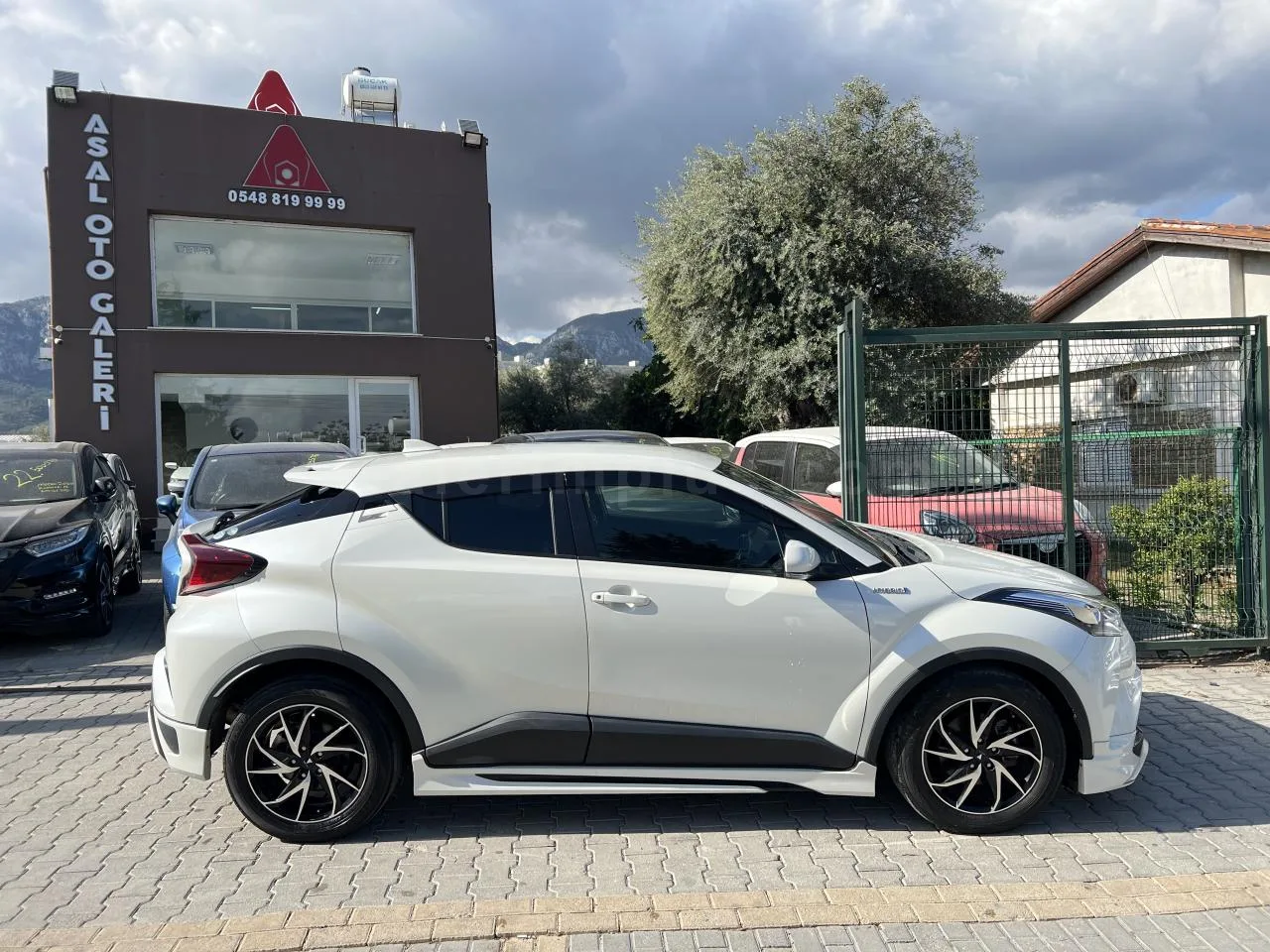 2020 Model Otomatik Toyota C-HR 1.8 Hybrid Girne Satılık İkinci El | GalerimPlus - Thumbnail 4