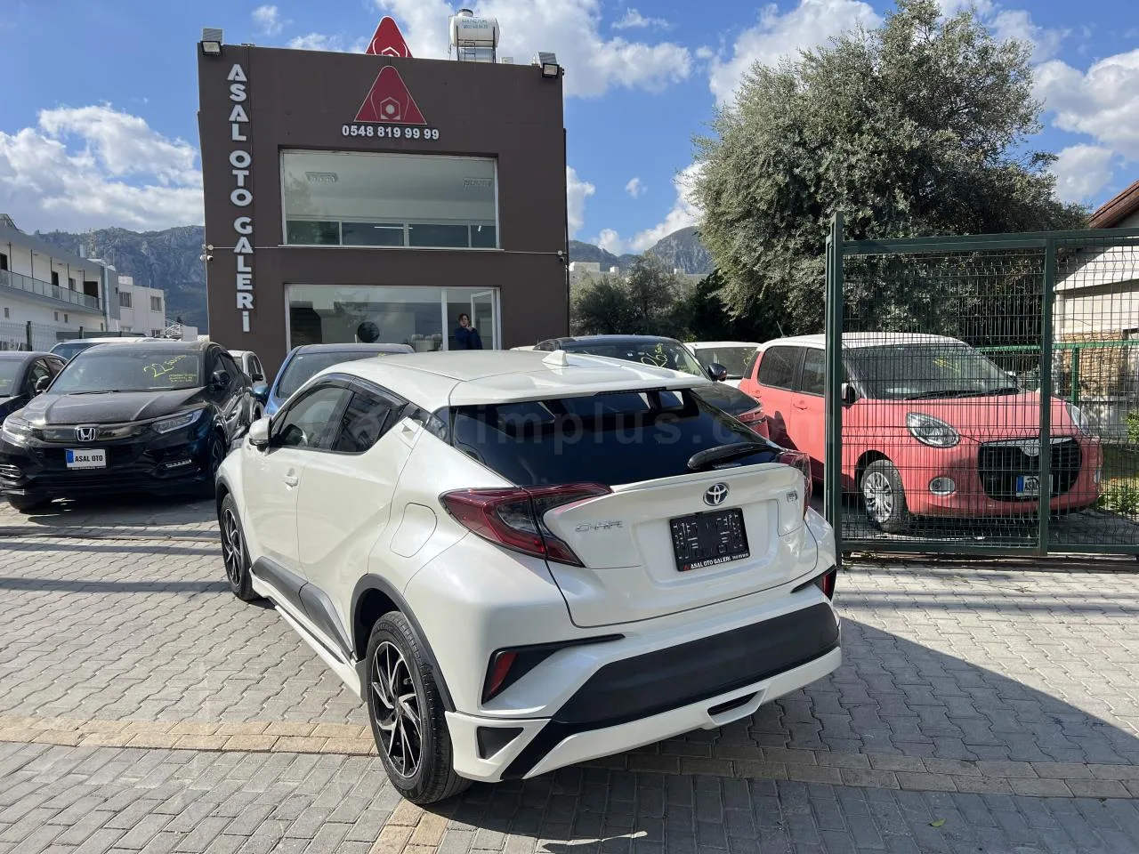 2020 Model Otomatik Toyota C-HR 1.8 Hybrid Girne Satılık İkinci El | GalerimPlus - Thumbnail 6