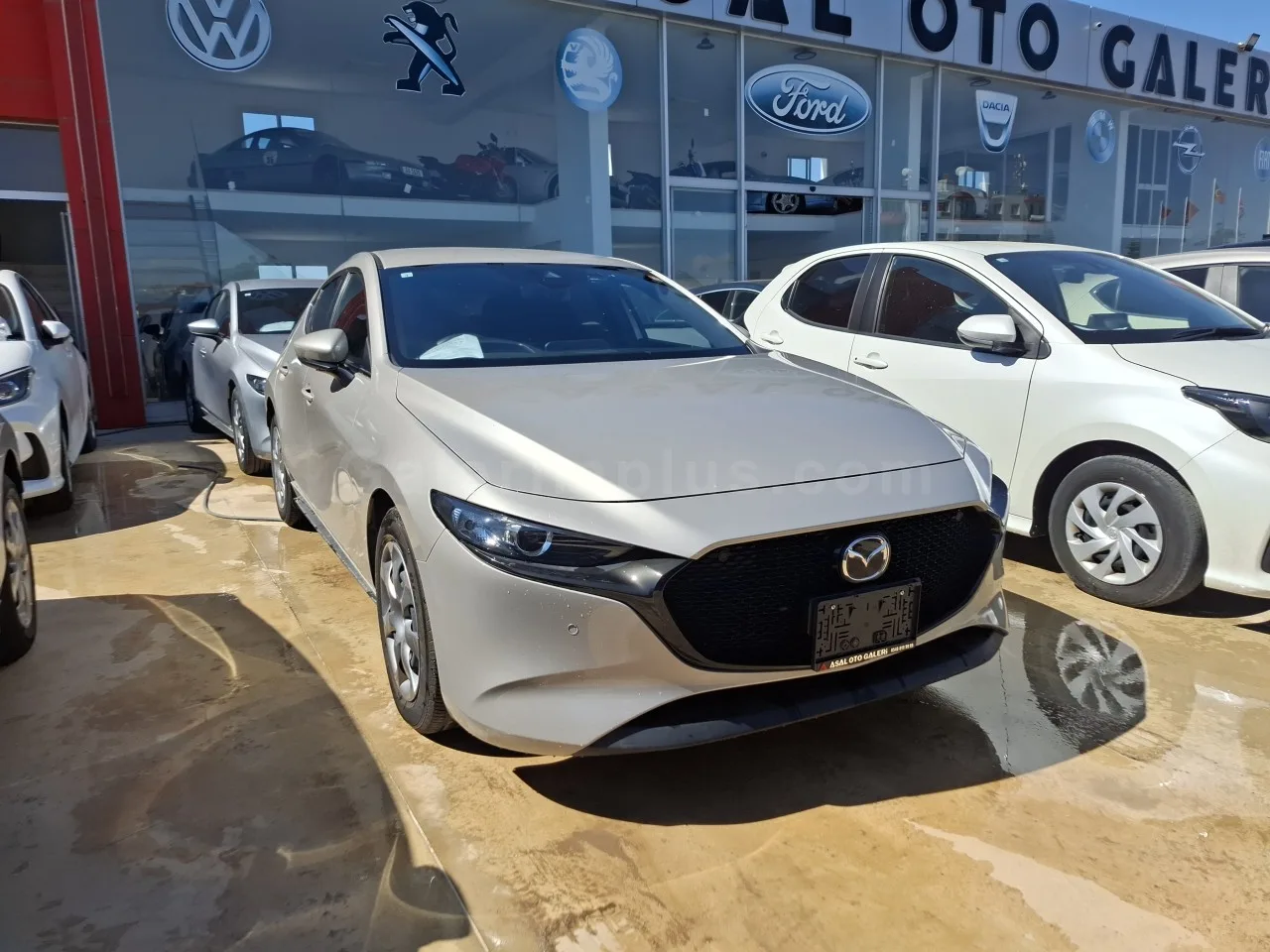 2023 Model Otomatik Mazda 3 1.5 SkyActive-G İskele Satılık İkinci El | GalerimPlus - Thumbnail 3