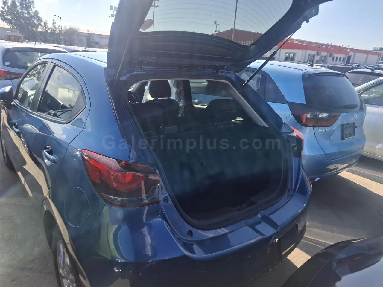 2022 Model Otomatik Mazda 2 1.5 Skyactiv-D Lefkoşa Satılık İkinci El | GalerimPlus - Thumbnail 6