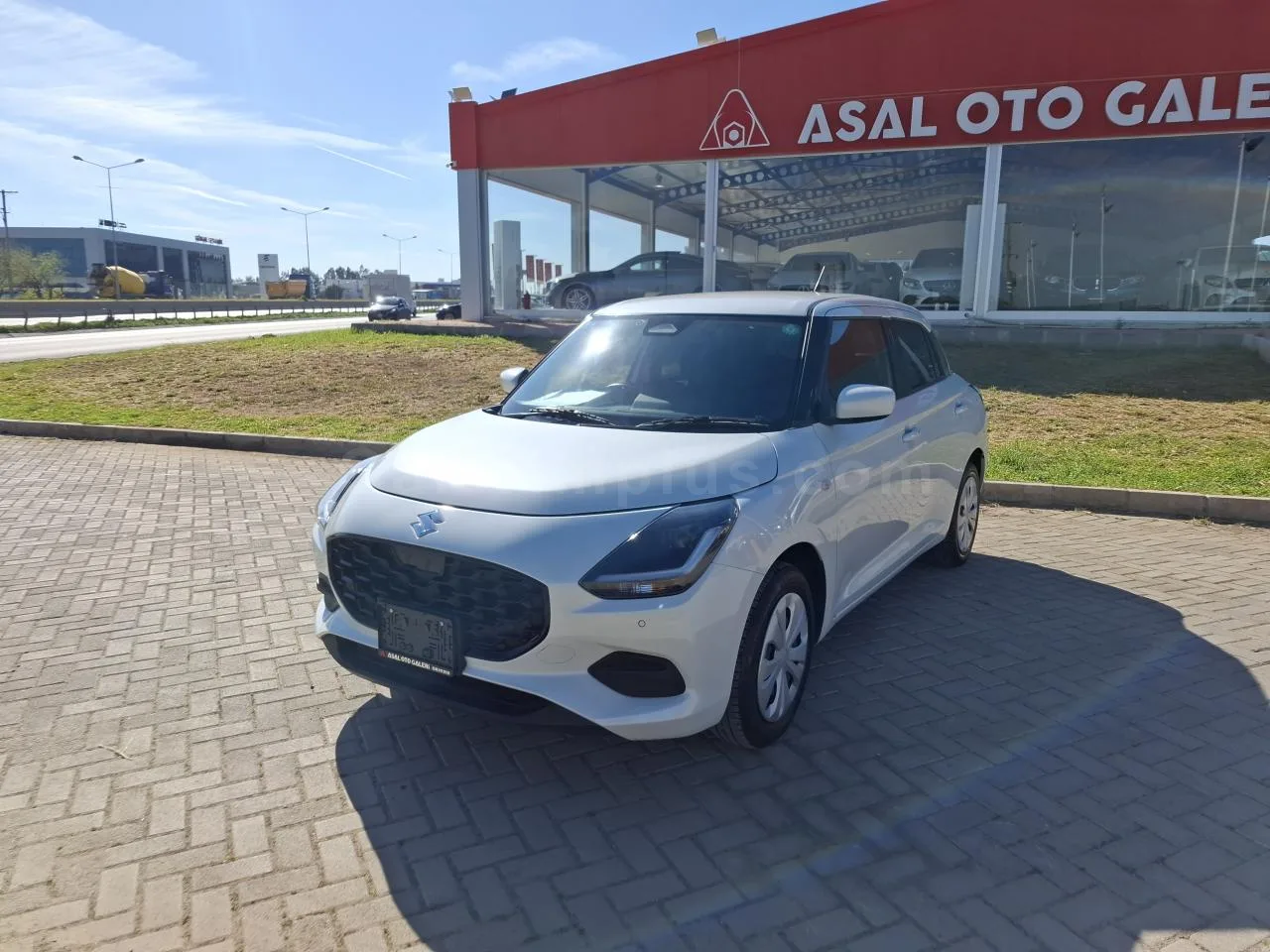 2024 Suzuki Swift 1.2 GASOLINE AUTOMATIC Lefkoşa İlan görseli - GalerimPlus