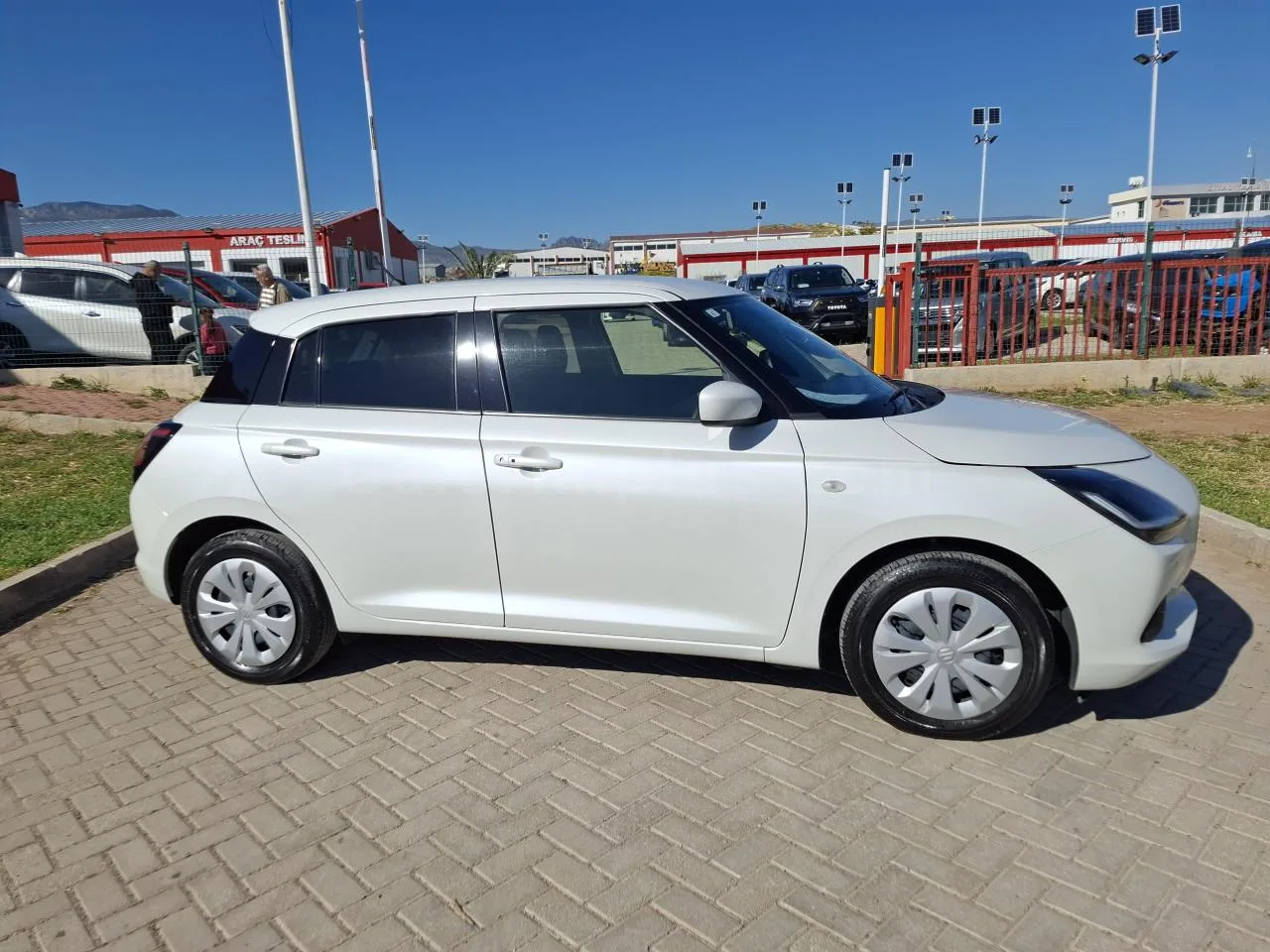 2024 Model Otomatik Suzuki Swift 1.2 Lefkoşa Satılık İkinci El | GalerimPlus - Thumbnail 4