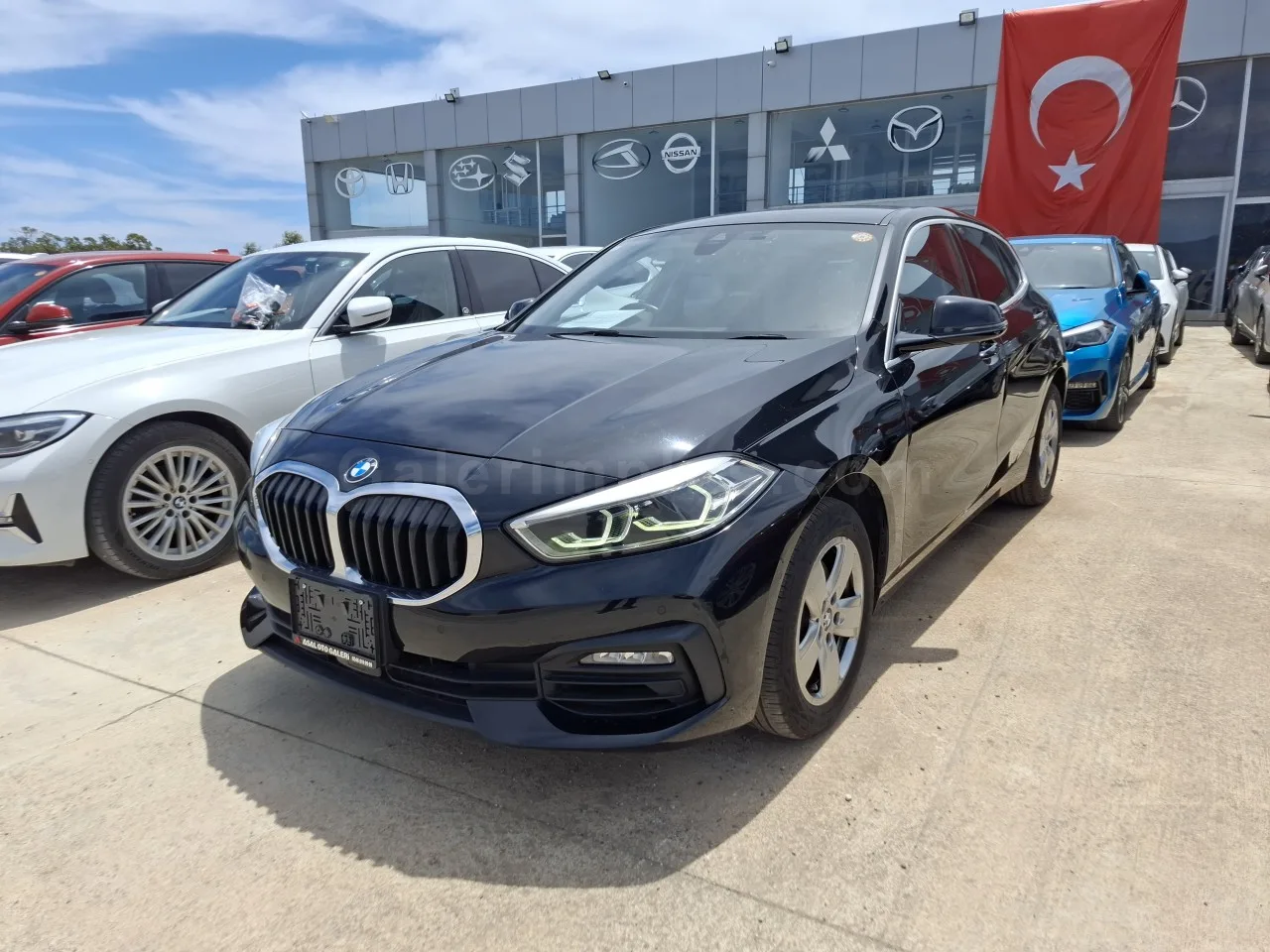 2022 Model Otomatik BMW 1 Serisi 118i İskele Satılık İkinci El | GalerimPlus - Thumbnail 3