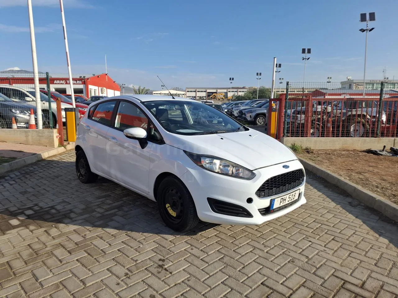 2017 Model Otomatik Ford Fiesta 1.6 Lefkoşa Satılık İkinci El | GalerimPlus - Thumbnail 2