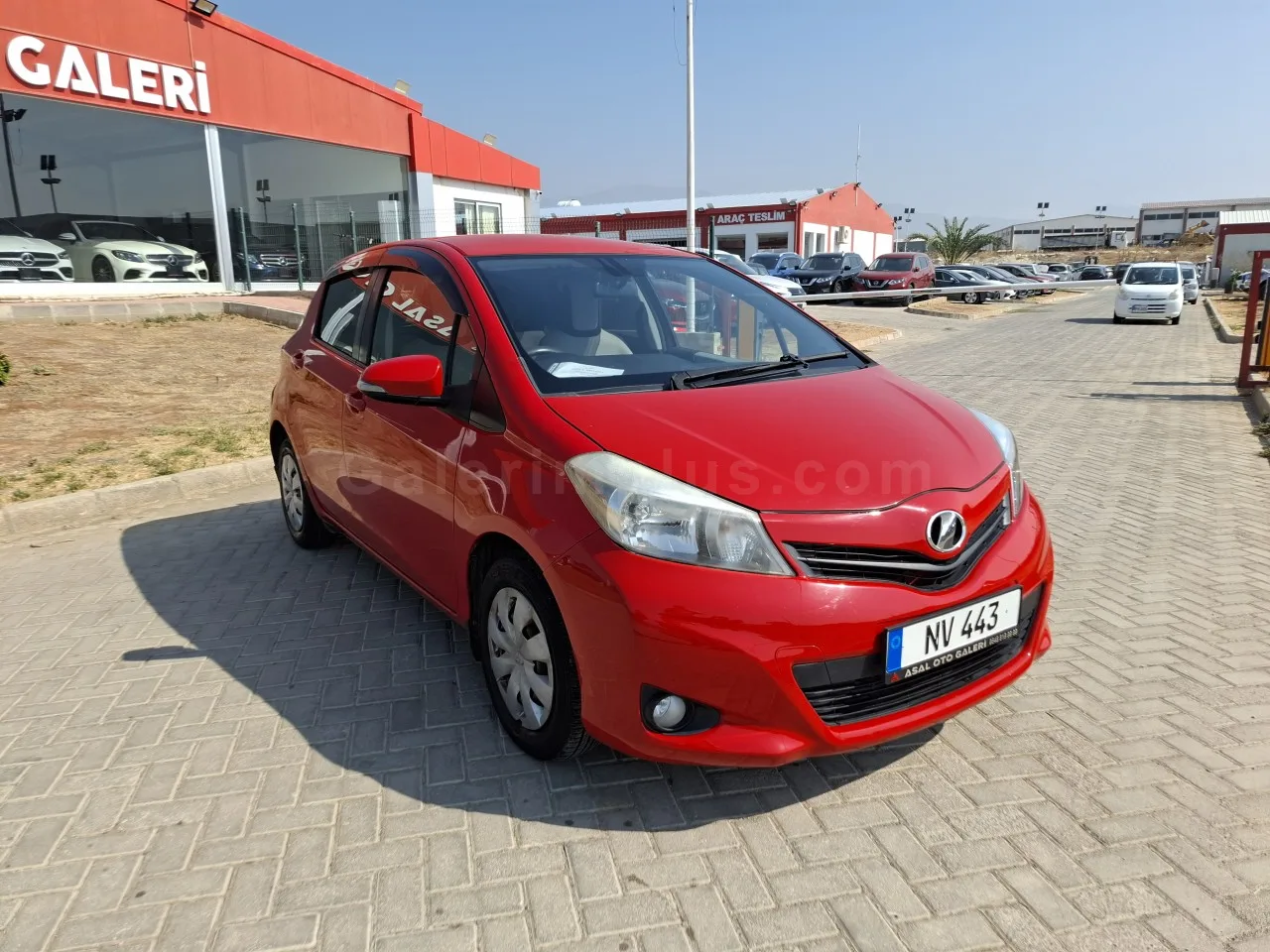 2011 Model Otomatik Toyota Vitz 1.3 16V Automatic Lefkoşa Satılık İkinci El | GalerimPlus - Thumbnail 3