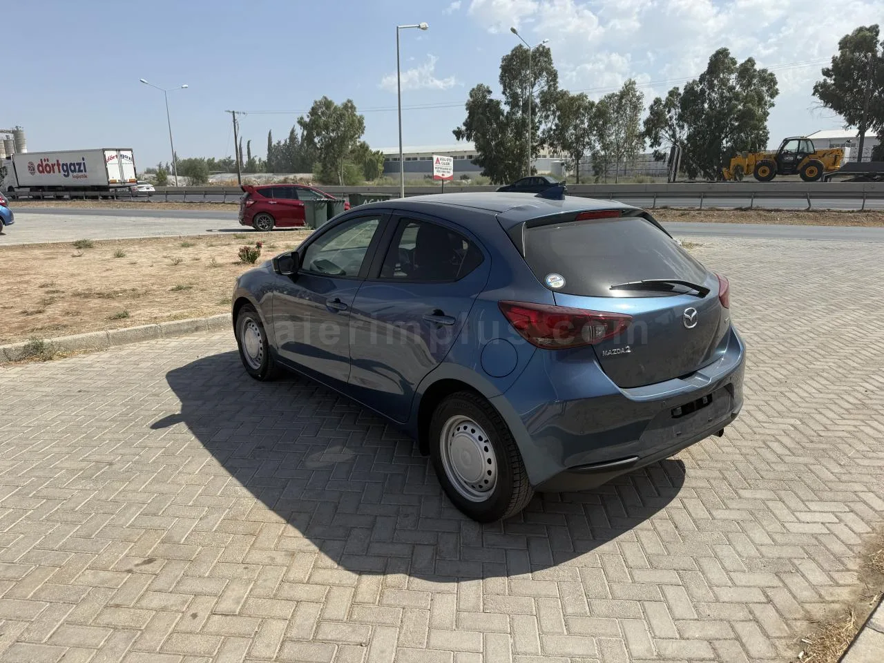 2022 Model Otomatik Mazda 2 1.5 Skyactiv-D Lefkoşa Satılık İkinci El | GalerimPlus - Thumbnail 6