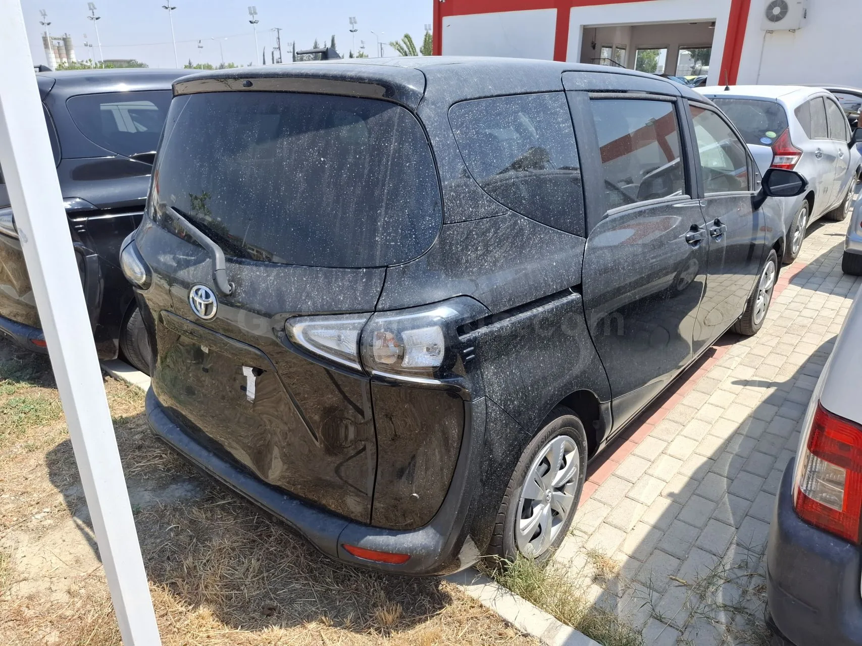 2021 Model Otomatik Toyota Sienta 1.5 CVT-i Lefkoşa Satılık İkinci El | GalerimPlus - Thumbnail 3