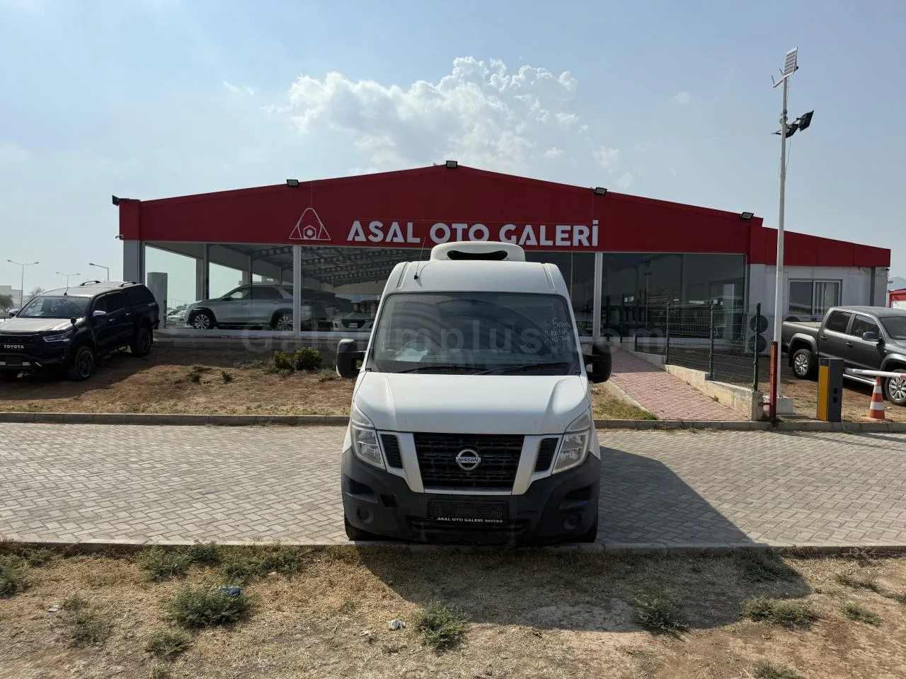 2015 Model Düz Nissan NV400 Lefkoşa Satılık İkinci El | GalerimPlus - Thumbnail 2