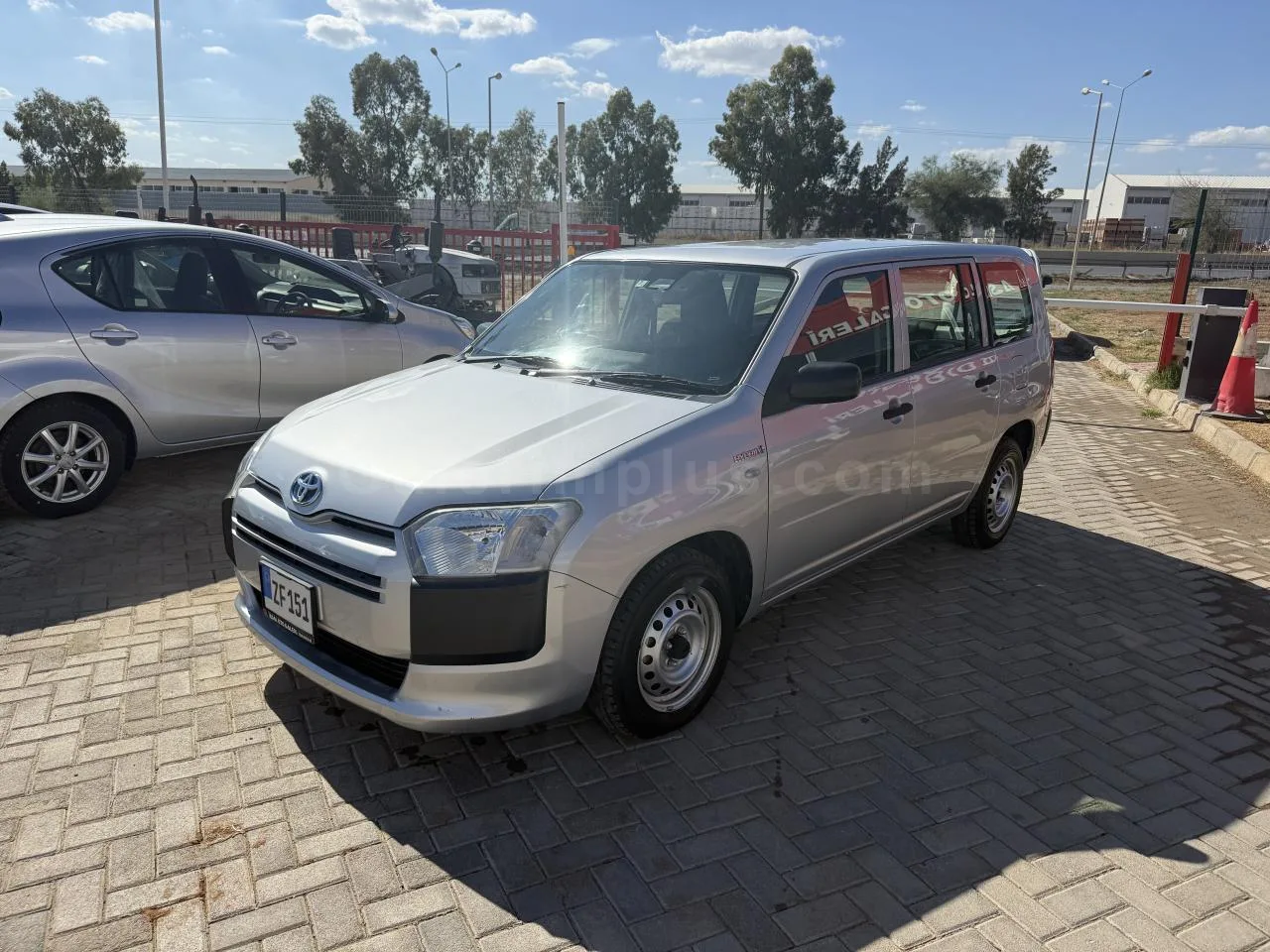 2019 Model Otomatik Toyota Probox Hybrid Lefkoşa Satılık İkinci El | GalerimPlus - Thumbnail 3